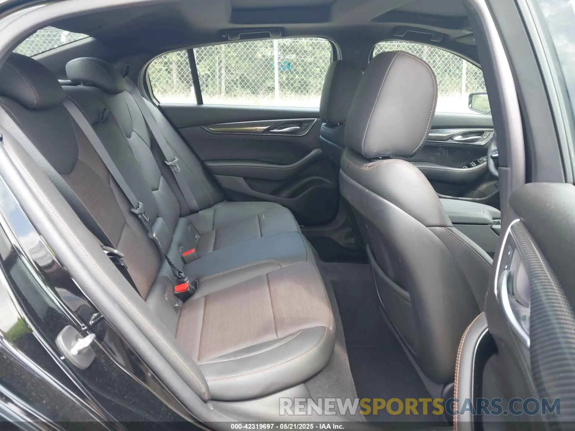 8 fotografías del automóvil dañado 1G6DP5RK3R0127081 CADILLAC CT5 2024