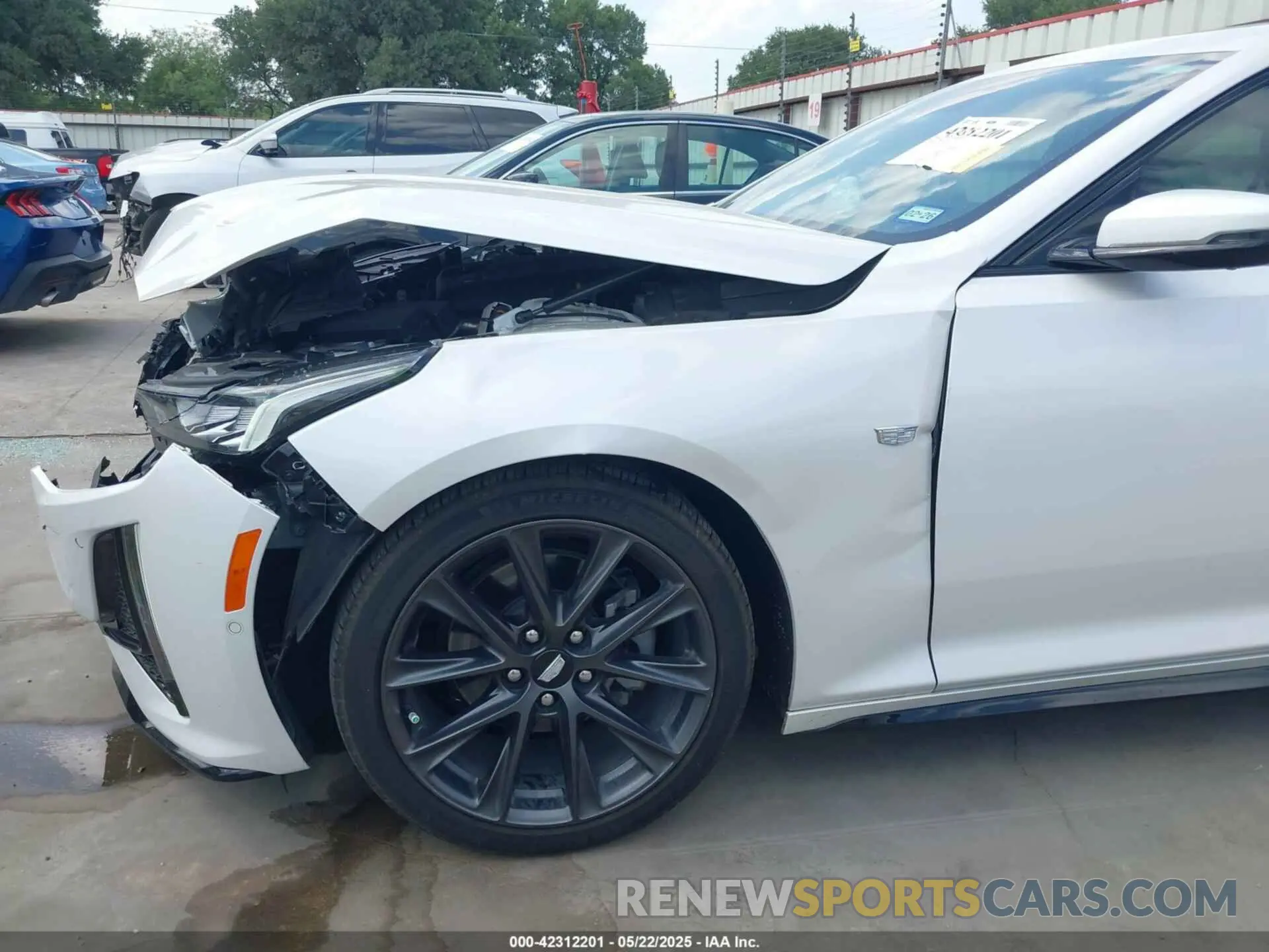 17 fotografías del automóvil dañado 1G6DP5RKXR0119799 CADILLAC CT5 2024