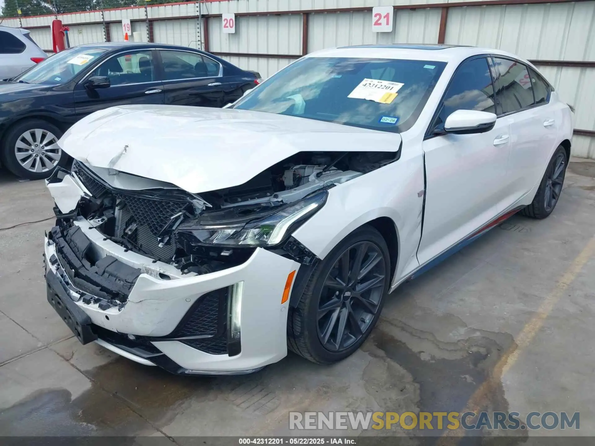 2 fotografías del automóvil dañado 1G6DP5RKXR0119799 CADILLAC CT5 2024