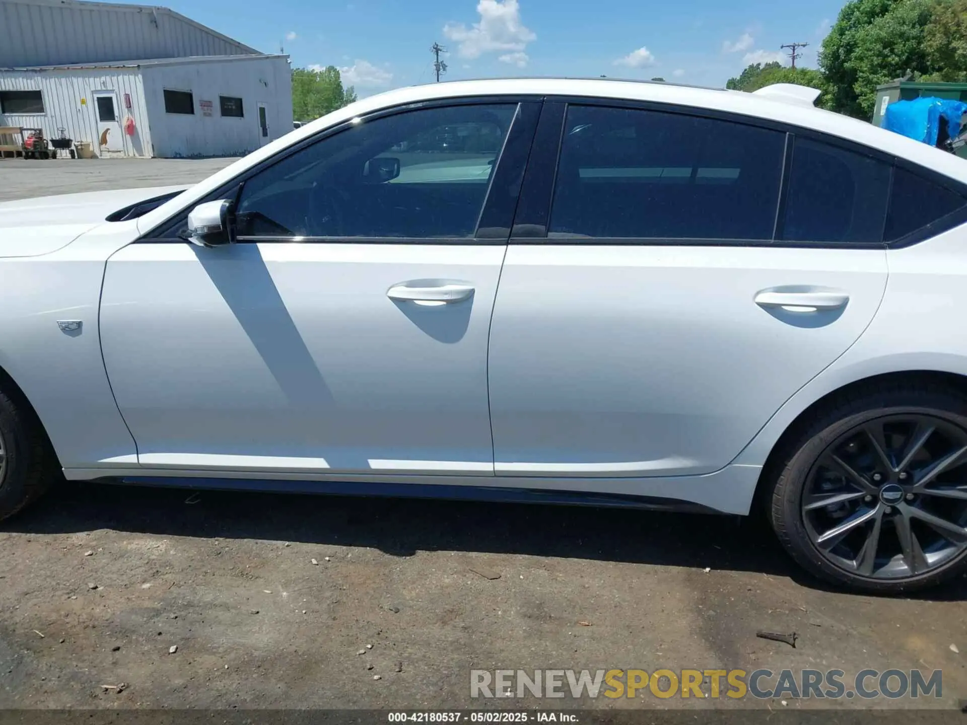 14 fotografías del automóvil dañado 1G6DU5RKXS0113726 CADILLAC CT5 2025