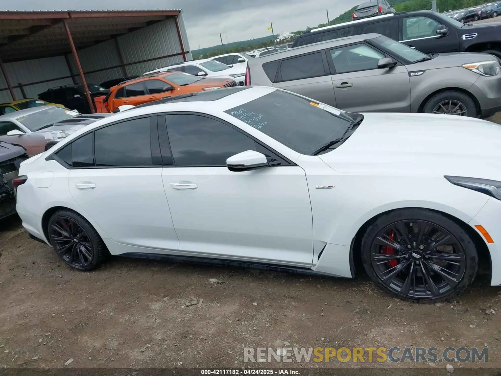 13 fotografías del automóvil dañado 1G6DY5R61P0810684 CADILLAC CT5-V 2023