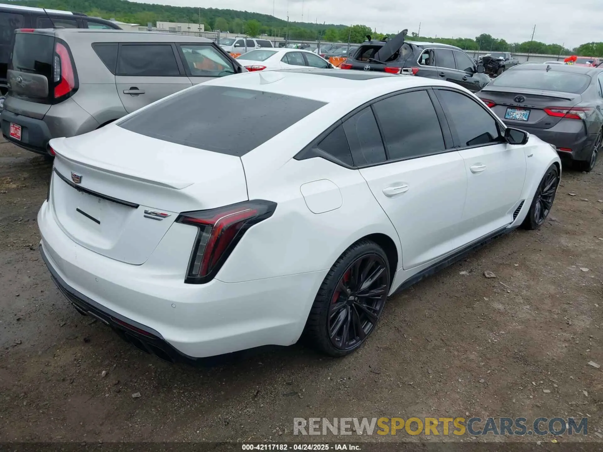 4 fotografías del automóvil dañado 1G6DY5R61P0810684 CADILLAC CT5-V 2023