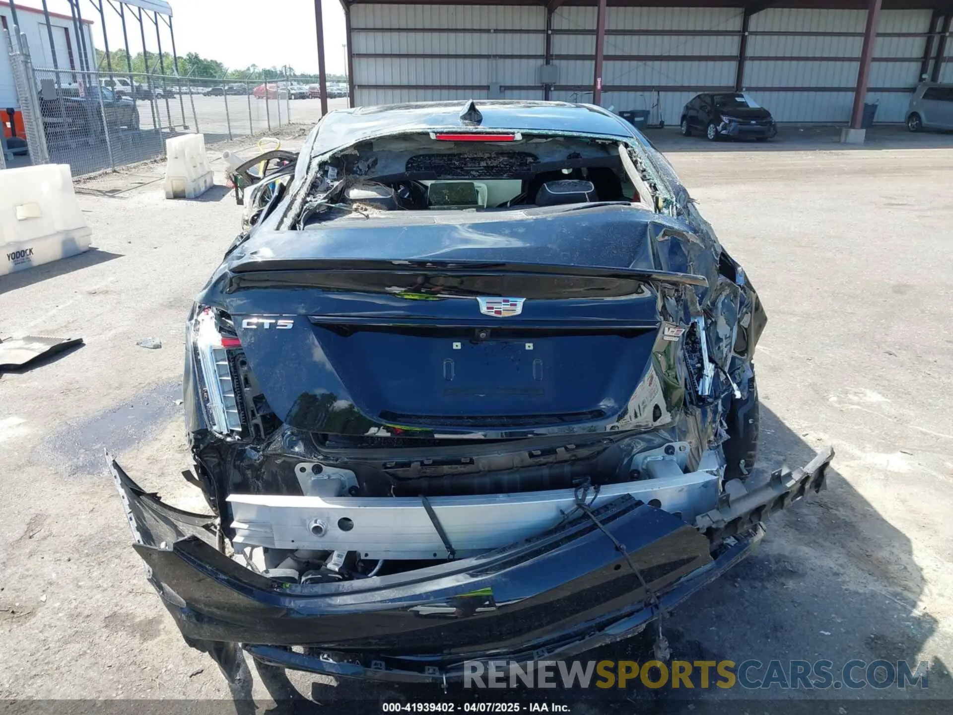 16 fotografías del automóvil dañado 1G6DY5R69P0810643 CADILLAC CT5-V 2023