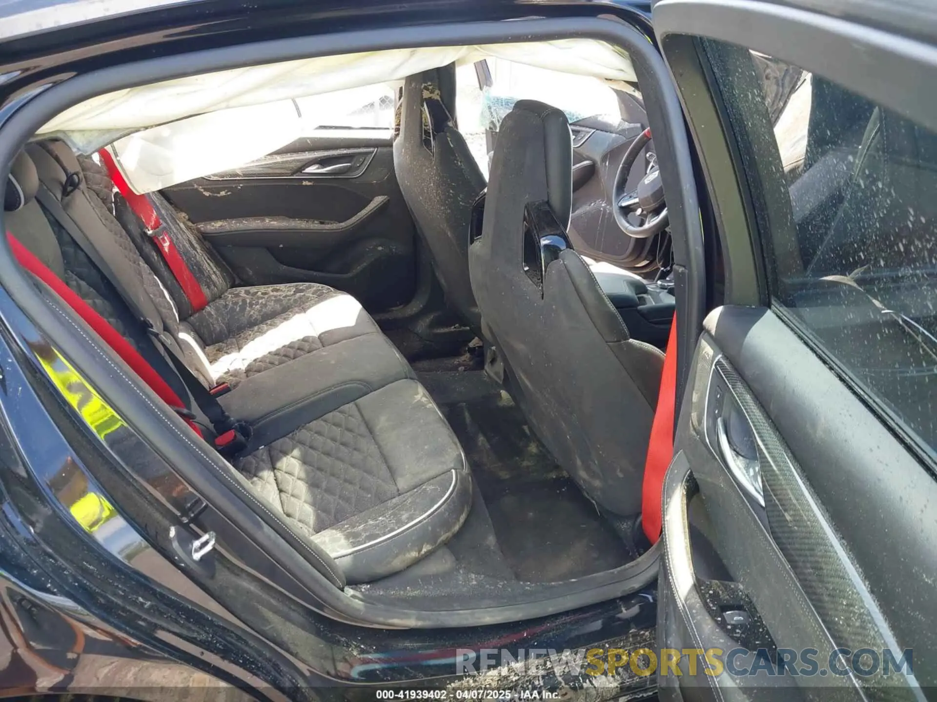 8 fotografías del automóvil dañado 1G6DY5R69P0810643 CADILLAC CT5-V 2023