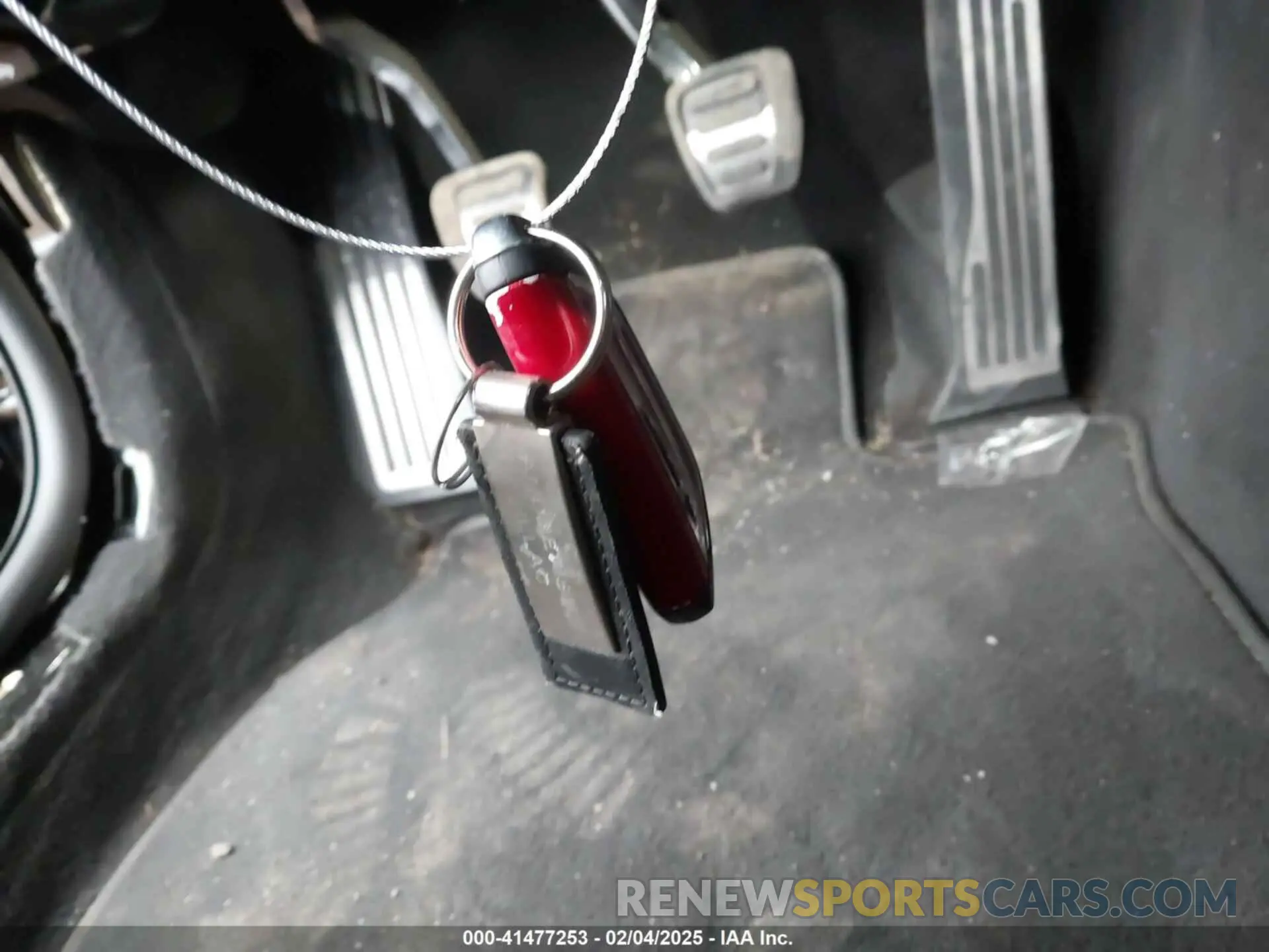 11 fotografías del automóvil dañado 1G6D25R60R0860917 CADILLAC CT5-V 2024