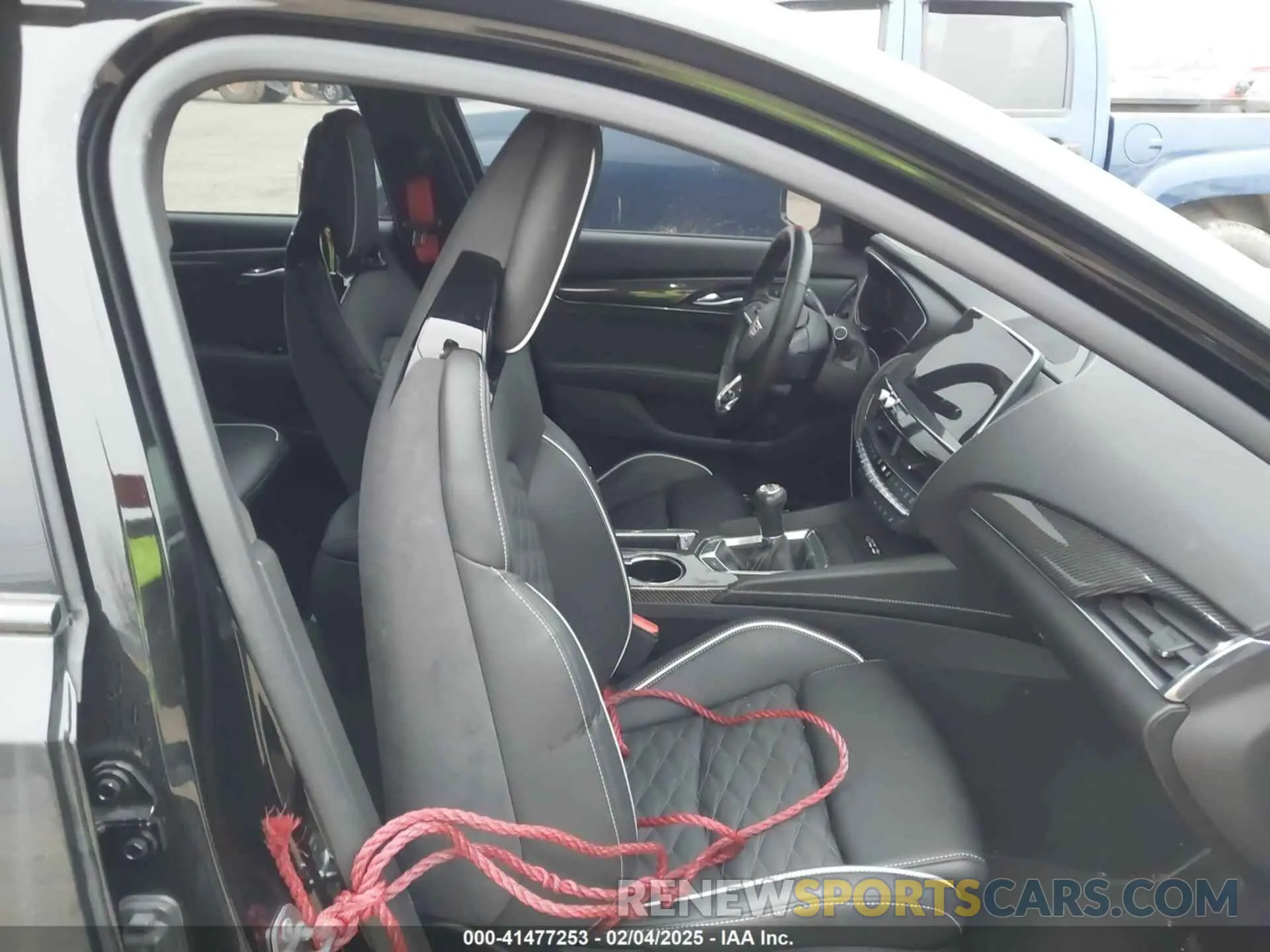 5 fotografías del automóvil dañado 1G6D25R60R0860917 CADILLAC CT5-V 2024
