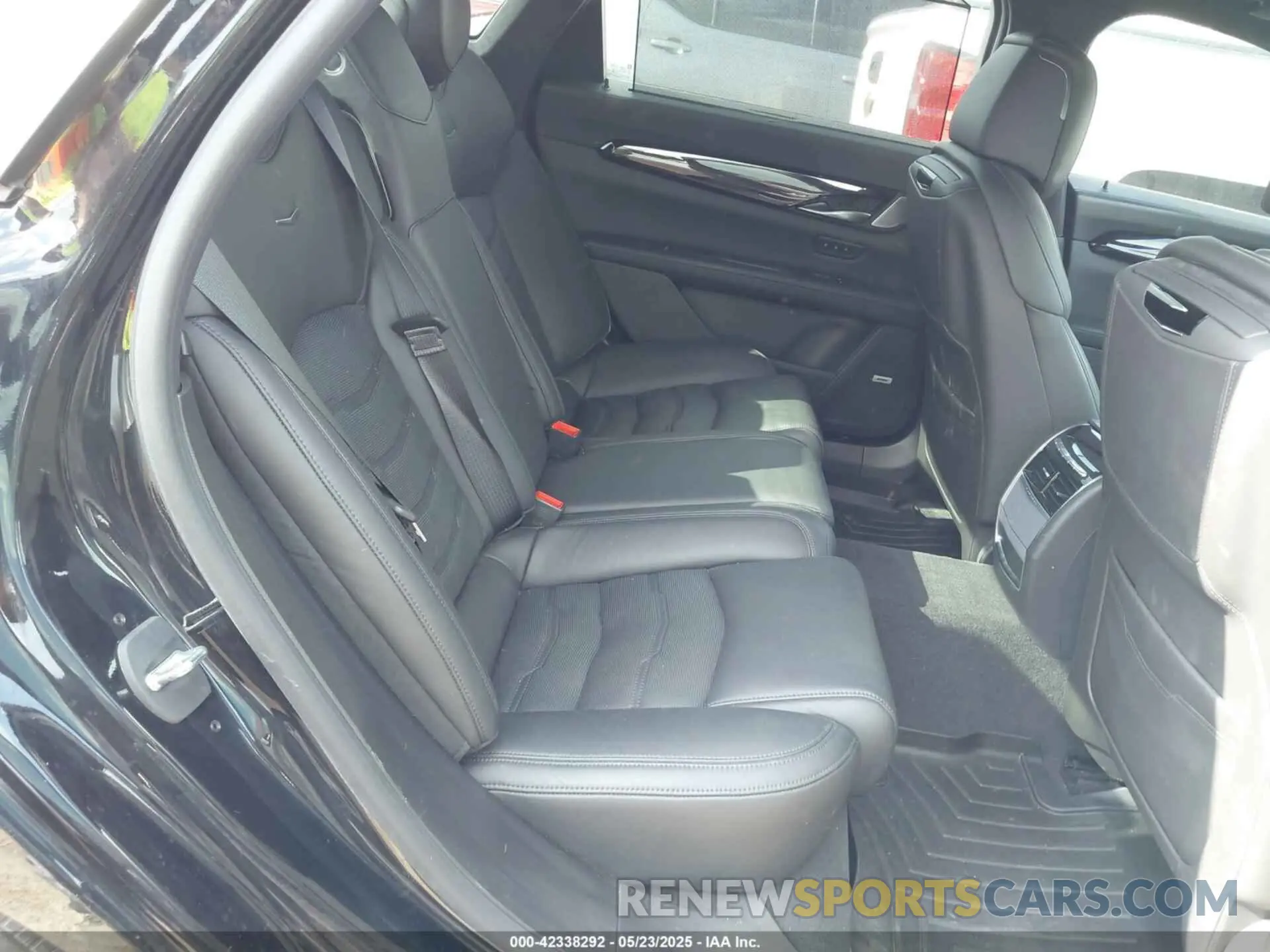 8 fotografías del automóvil dañado 1G6KT5R67KU129517 CADILLAC CT6 2019
