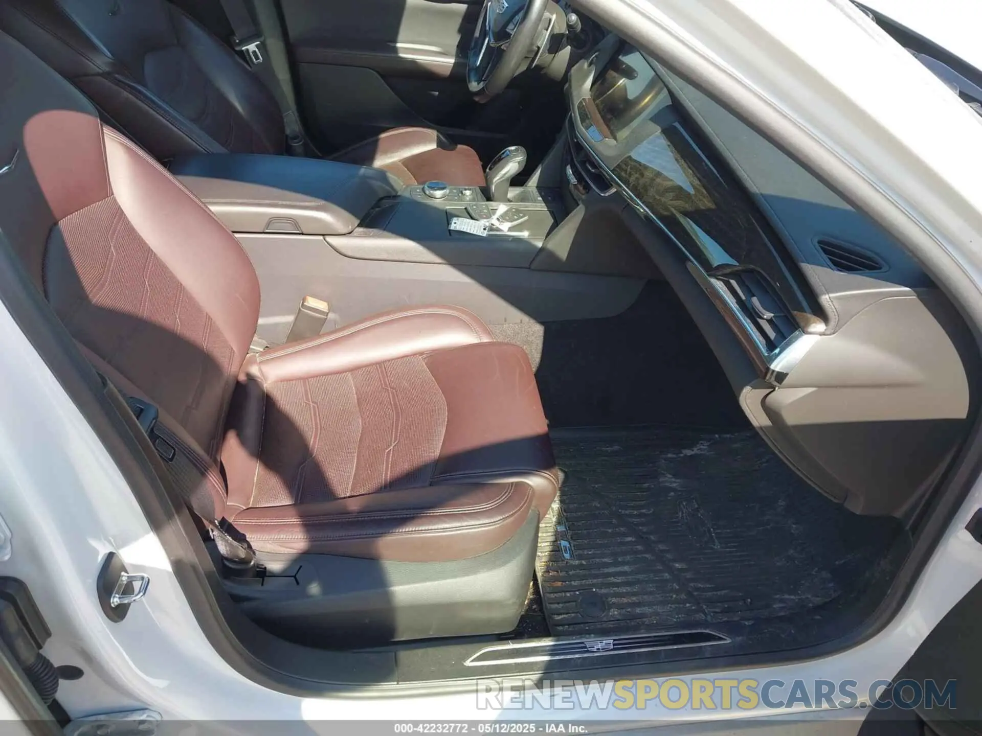 5 fotografías del automóvil dañado 1G6KE5RS0LU100269 CADILLAC CT6 2020