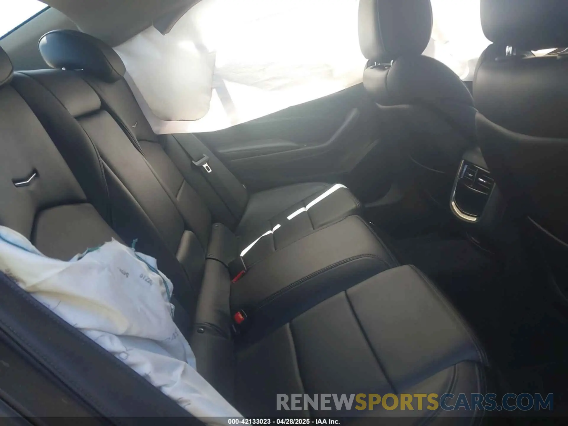 8 fotografías del automóvil dañado 1G6AW5SX5K0138777 CADILLAC CTS 2019