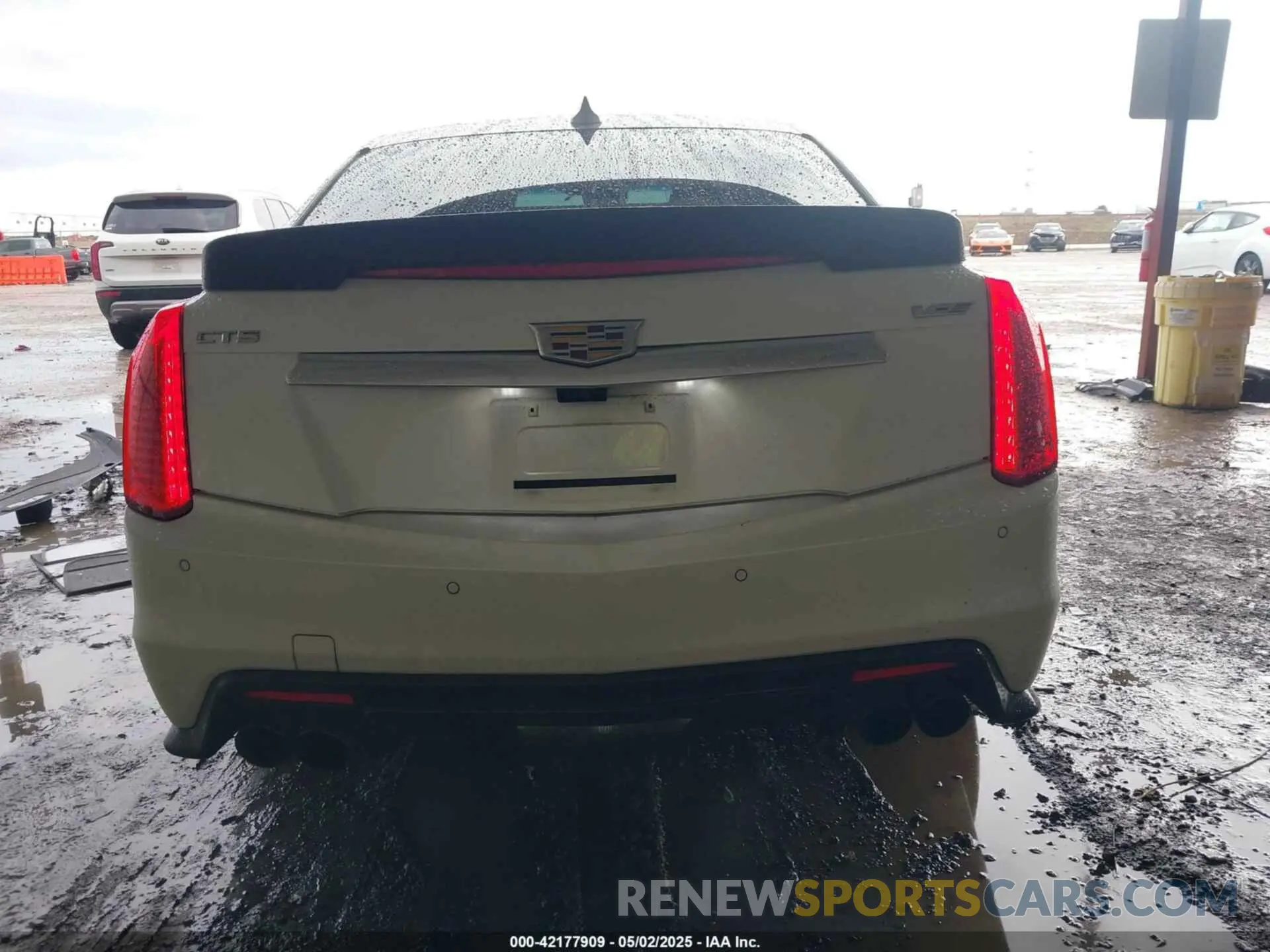16 fotografías del automóvil dañado 1G6A15S66K0143718 CADILLAC CTS-V 2019