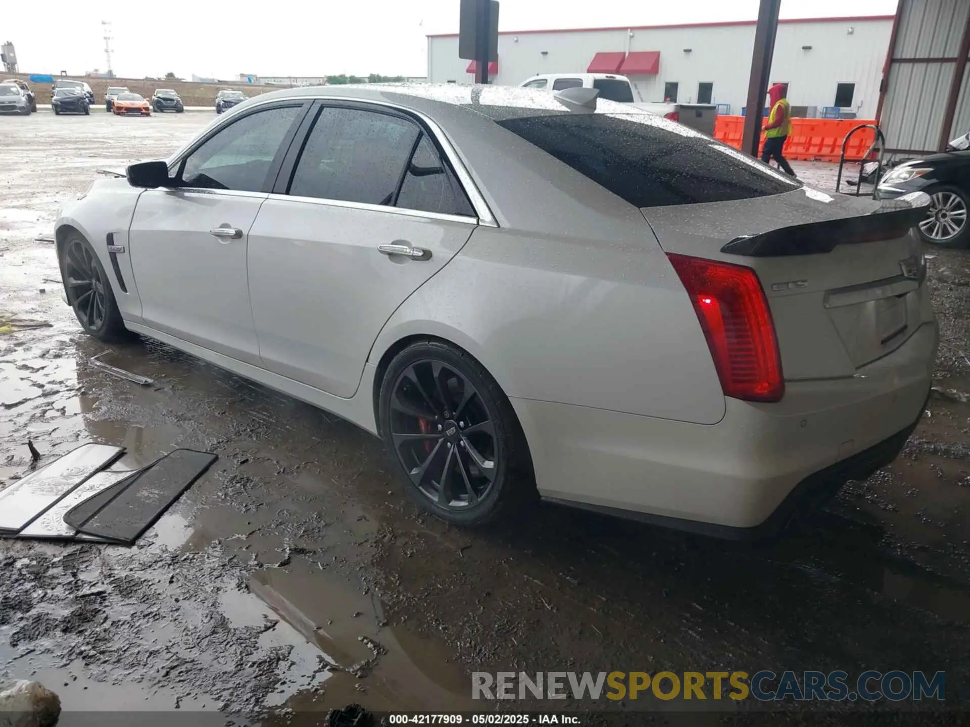 3 fotografías del automóvil dañado 1G6A15S66K0143718 CADILLAC CTS-V 2019