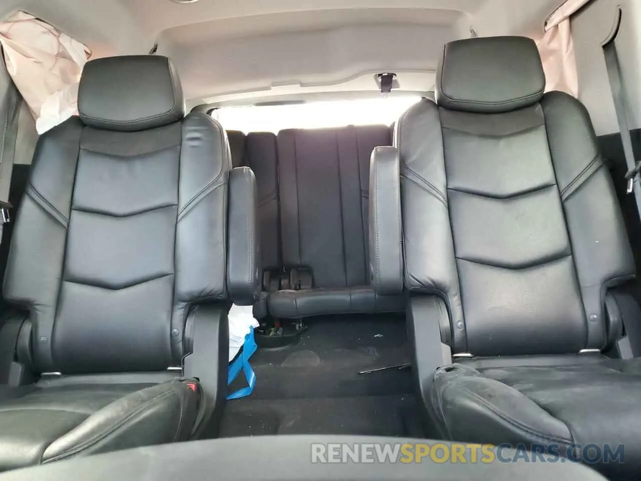 10 fotografías del automóvil dañado 1GYS3AKJ6KR324090 CADILLAC ESCALADE 2019