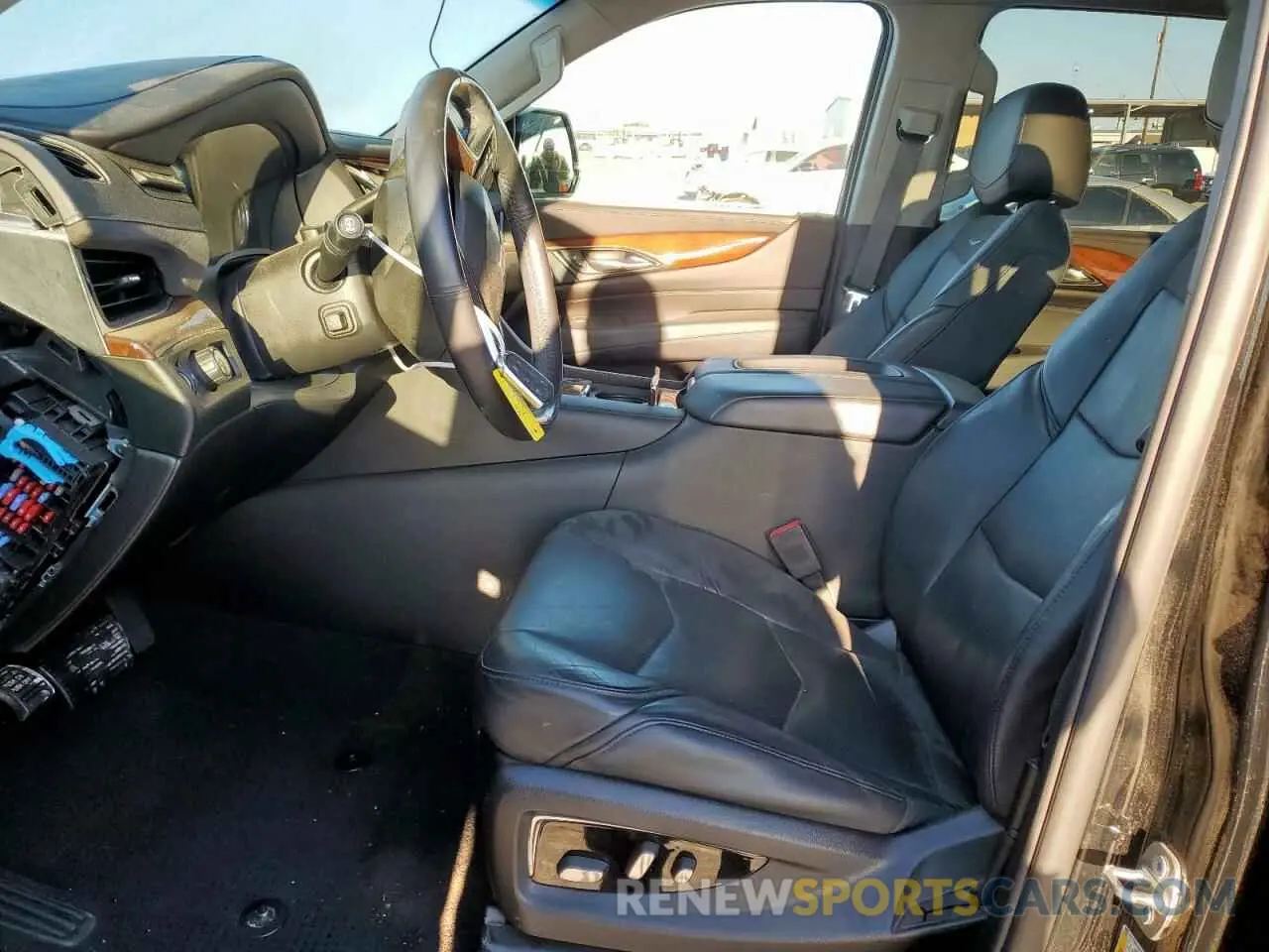7 fotografías del automóvil dañado 1GYS3BKJ0KR272557 CADILLAC ESCALADE 2019