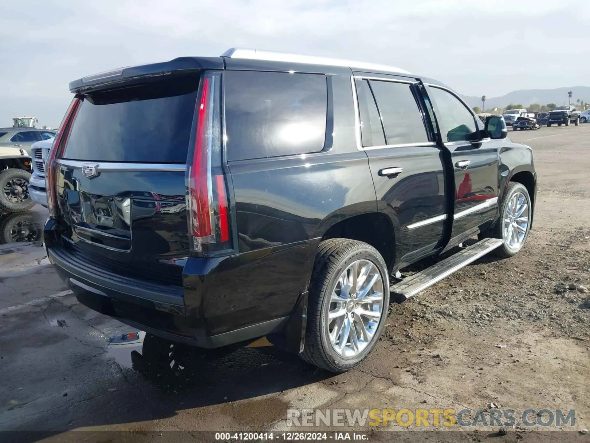 4 fotografías del automóvil dañado 1GYS3CKJXKR112935 CADILLAC ESCALADE 2019