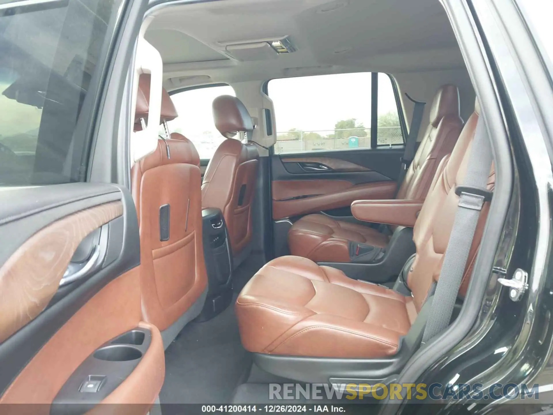 8 fotografías del automóvil dañado 1GYS3CKJXKR112935 CADILLAC ESCALADE 2019