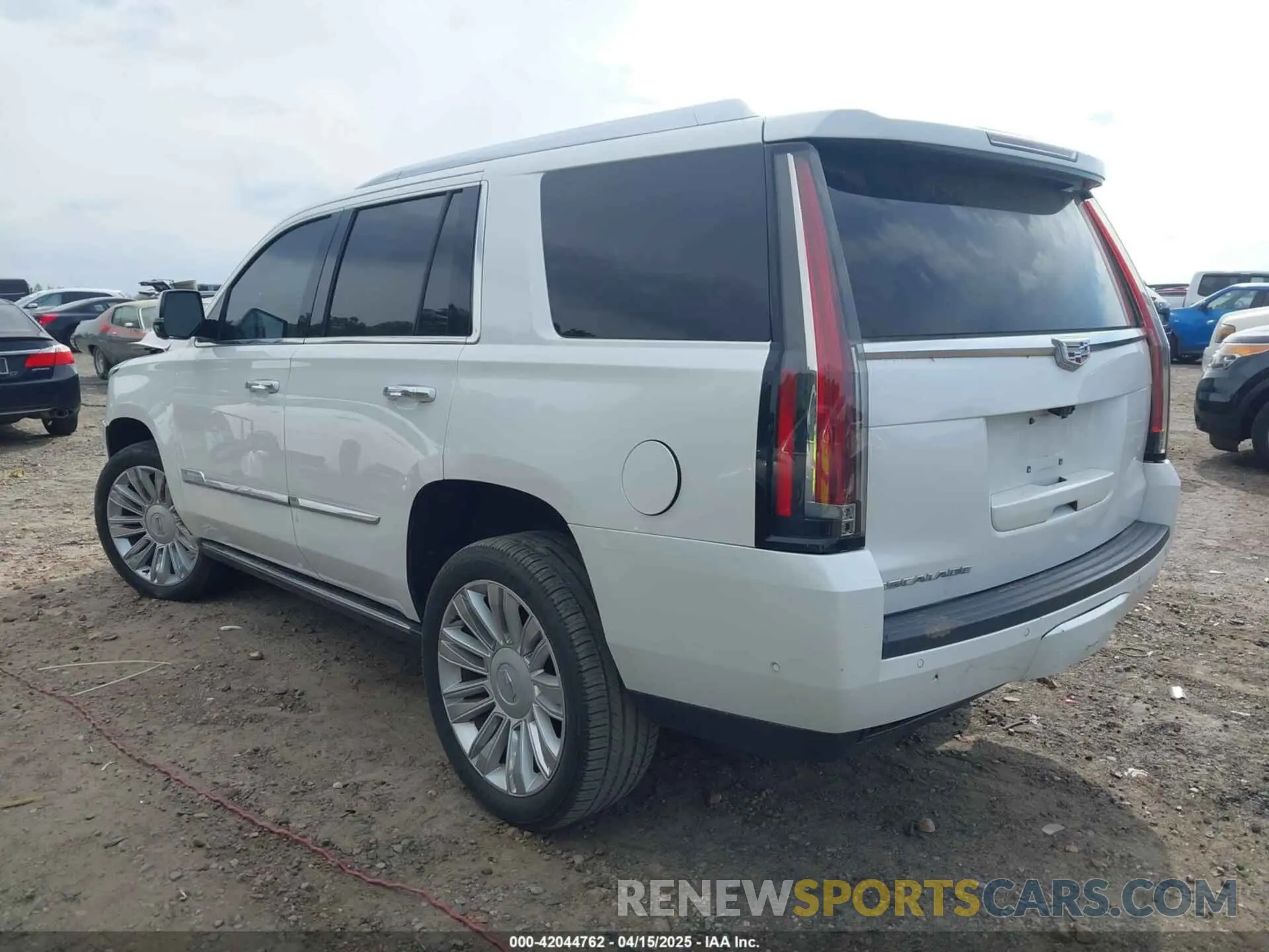 3 fotografías del automóvil dañado 1GYS3DKJ7KR283163 CADILLAC ESCALADE 2019