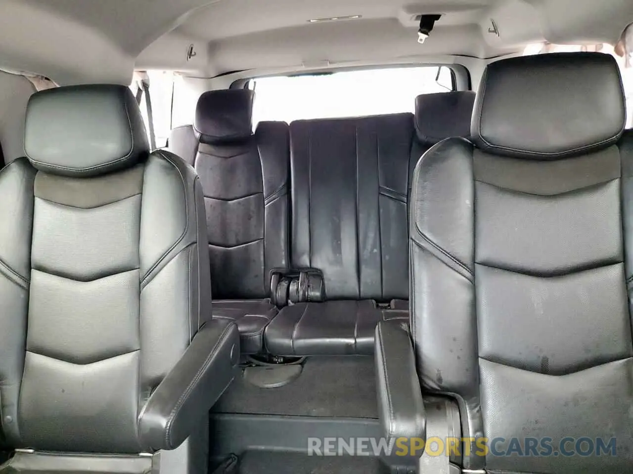 10 fotografías del automóvil dañado 1GYS3JKJXKR210075 CADILLAC ESCALADE 2019