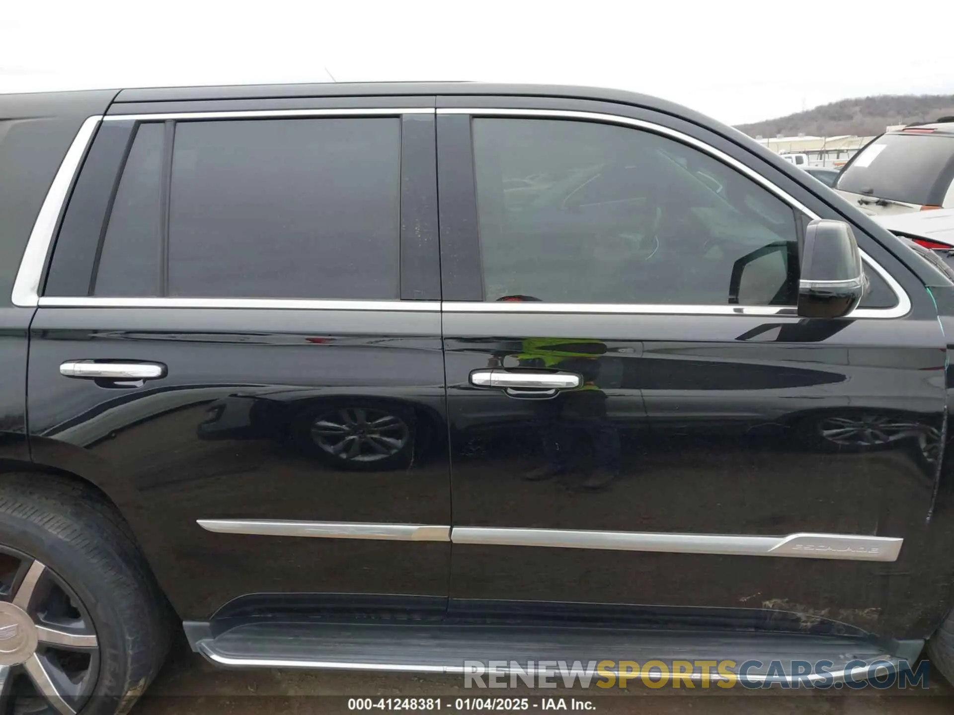 14 fotografías del automóvil dañado 1GYS4BKJ1KR176479 CADILLAC ESCALADE 2019