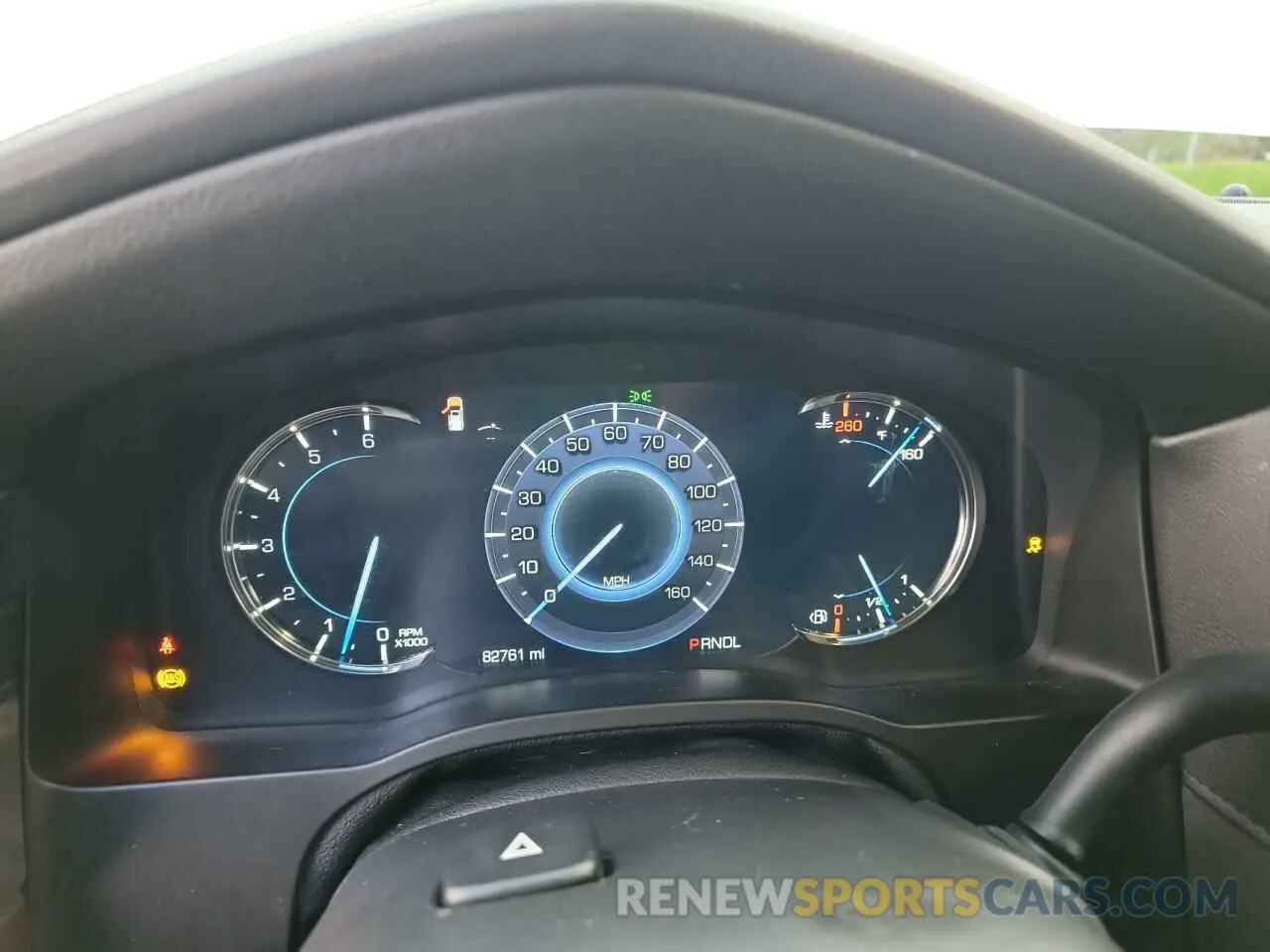 8 fotografías del automóvil dañado 1GYS4CKJ6KR175673 CADILLAC ESCALADE 2019