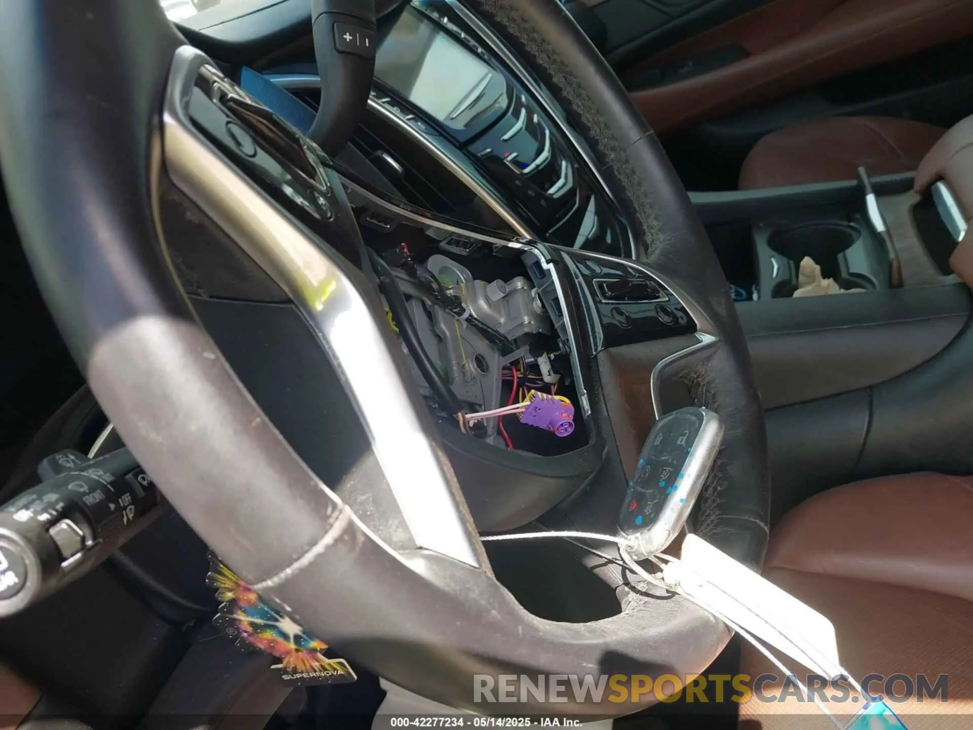 11 fotografías del automóvil dañado 1GYS4CKJ8KR132419 CADILLAC ESCALADE 2019
