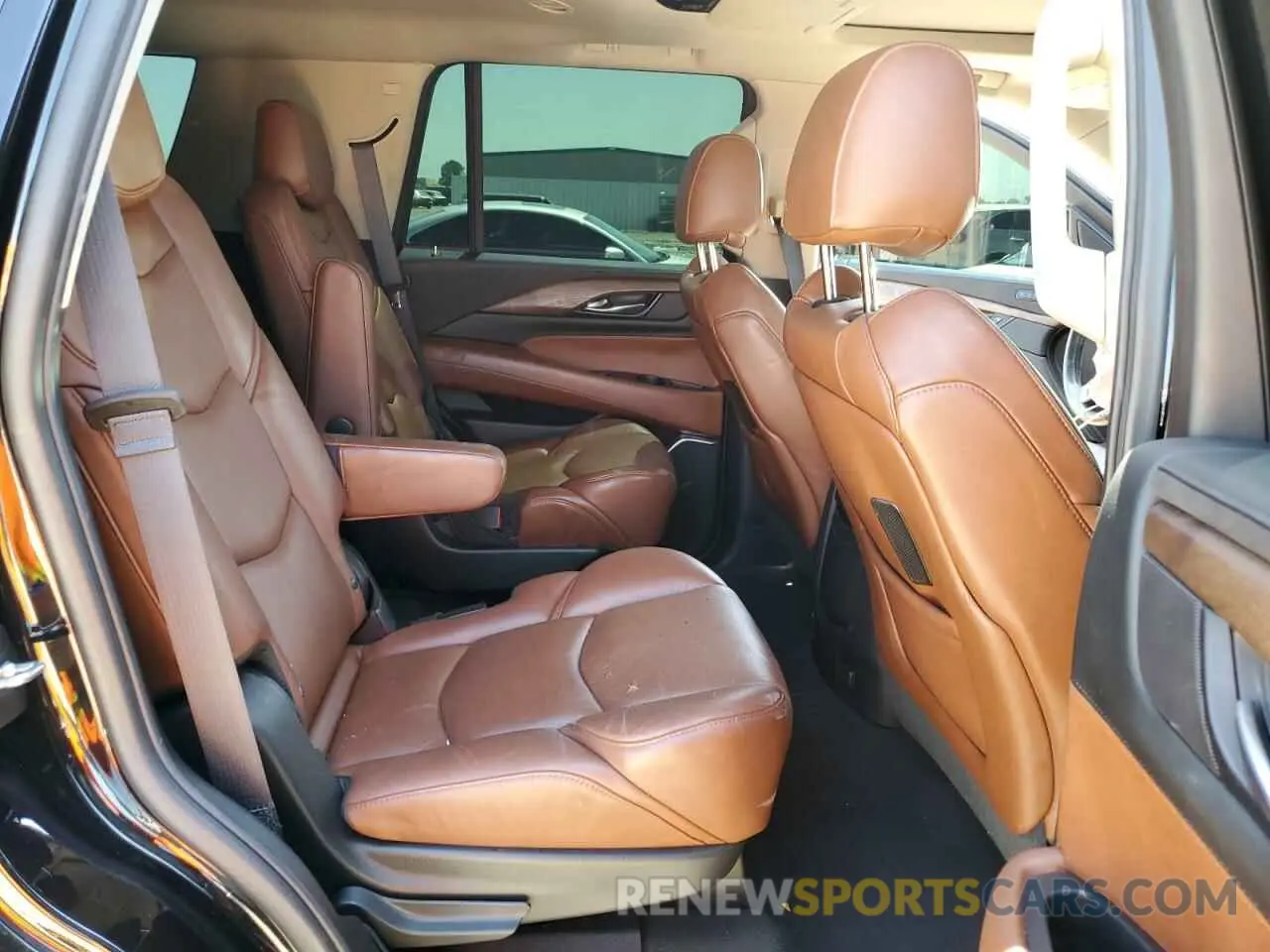 12 fotografías del automóvil dañado 1GYS4CKJ8KR302925 CADILLAC ESCALADE 2019