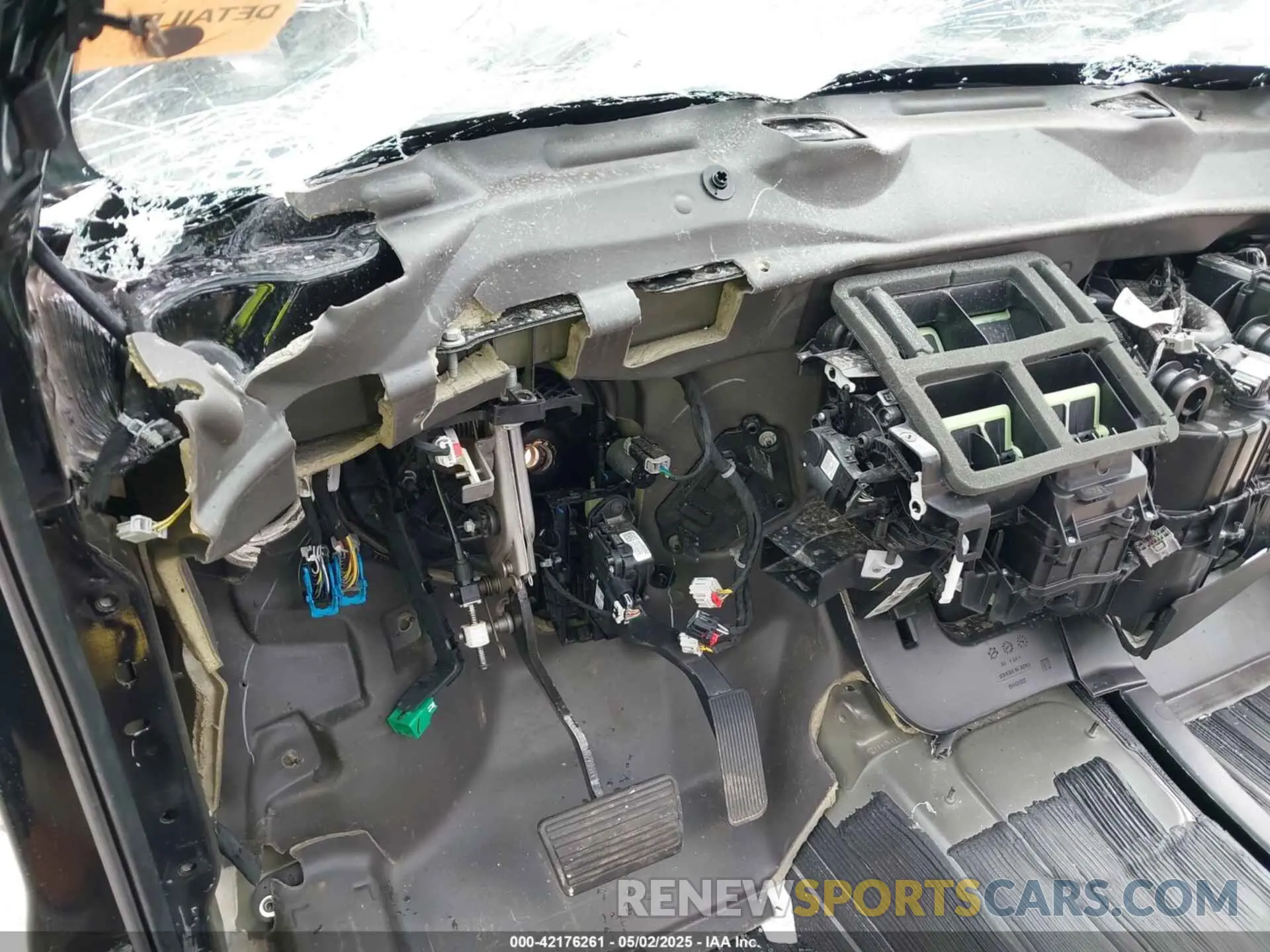 14 fotografías del automóvil dañado 1GYS4DKJ2KR331620 CADILLAC ESCALADE 2019