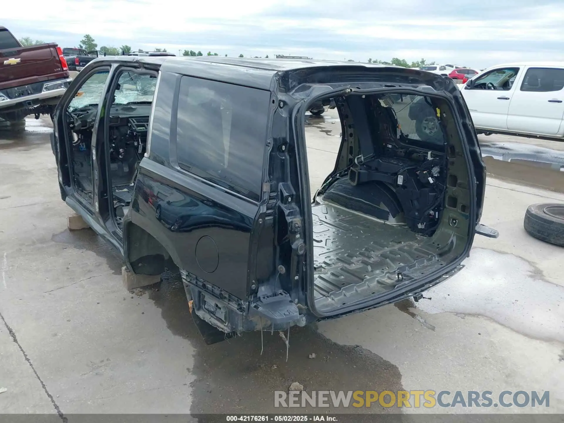 3 fotografías del automóvil dañado 1GYS4DKJ2KR331620 CADILLAC ESCALADE 2019