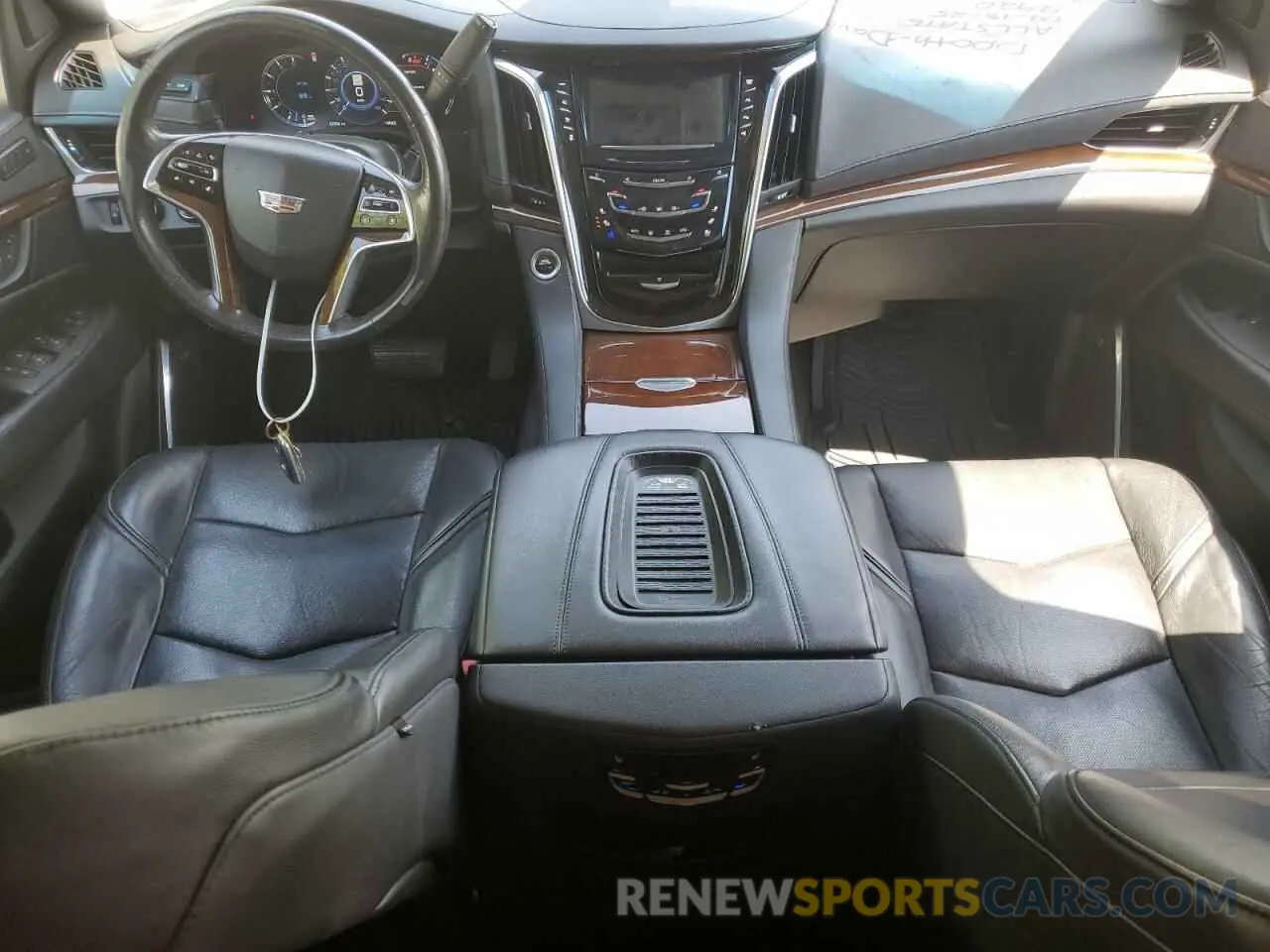 8 fotografías del automóvil dañado 1GYS4JKJ3KR300522 CADILLAC ESCALADE 2019