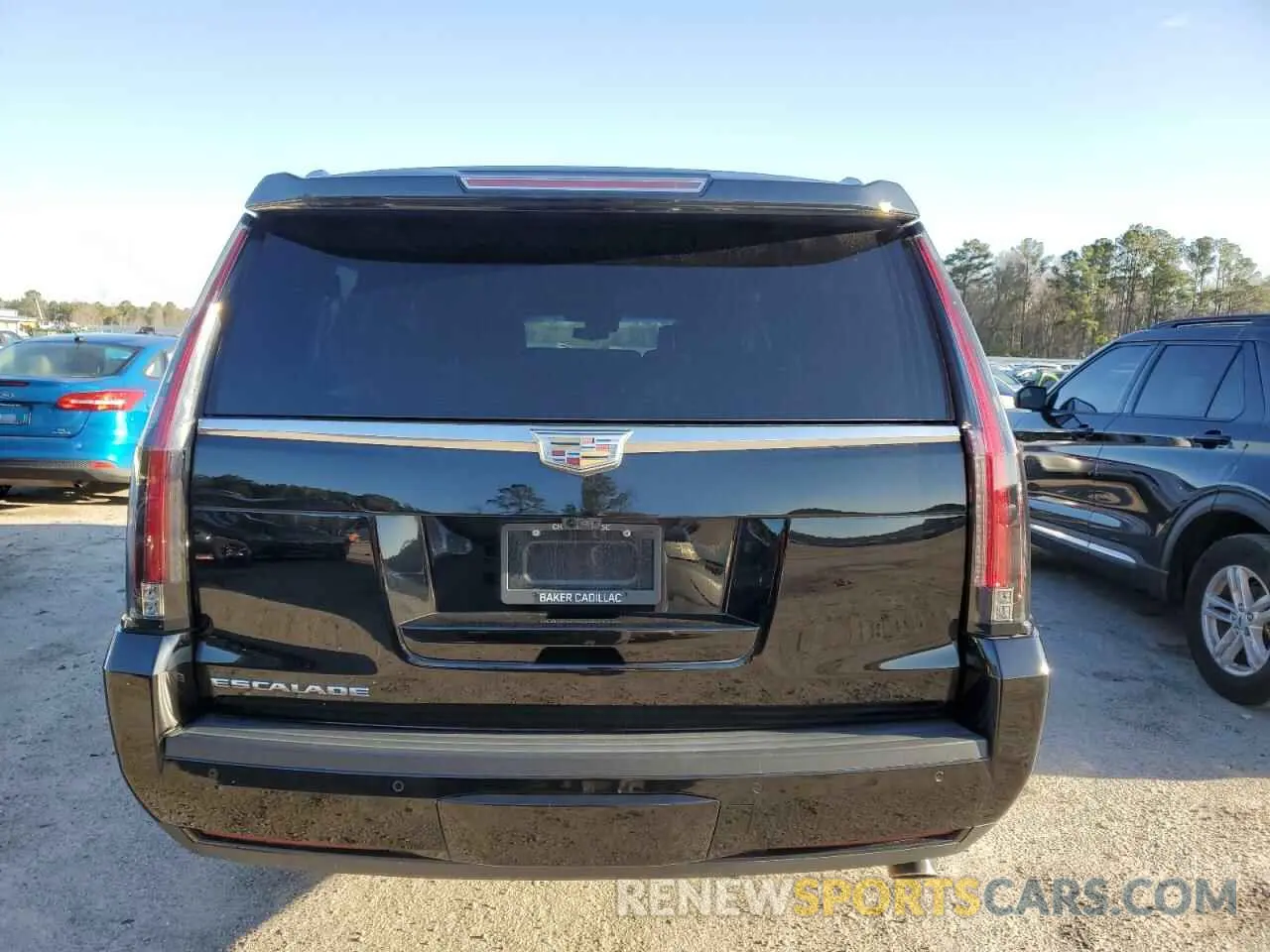 6 fotografías del automóvil dañado 1GYS4KKJ4KR296244 CADILLAC ESCALADE 2019