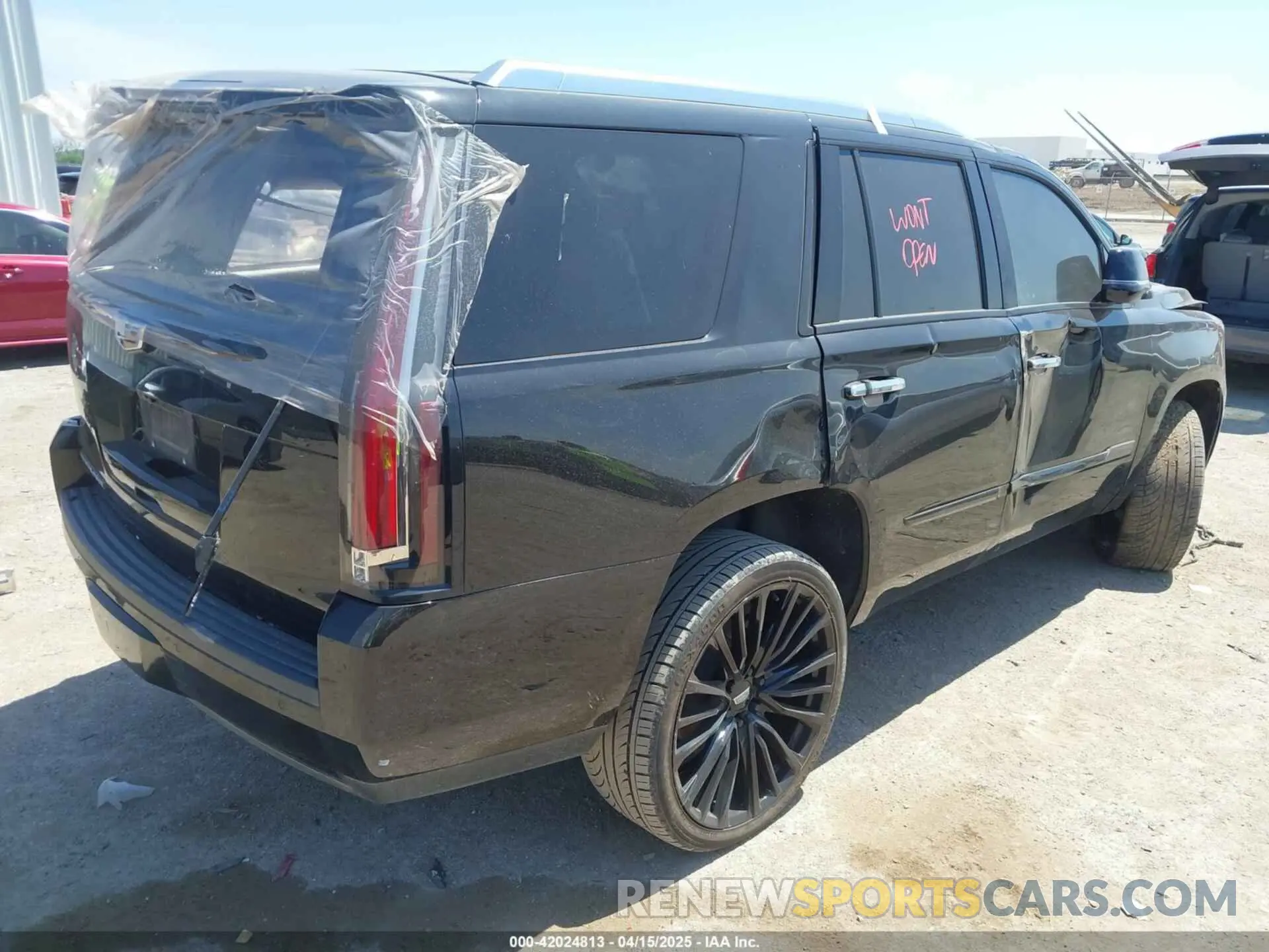 4 fotografías del automóvil dañado 1GYS3BKJ0LR223148 CADILLAC ESCALADE 2020
