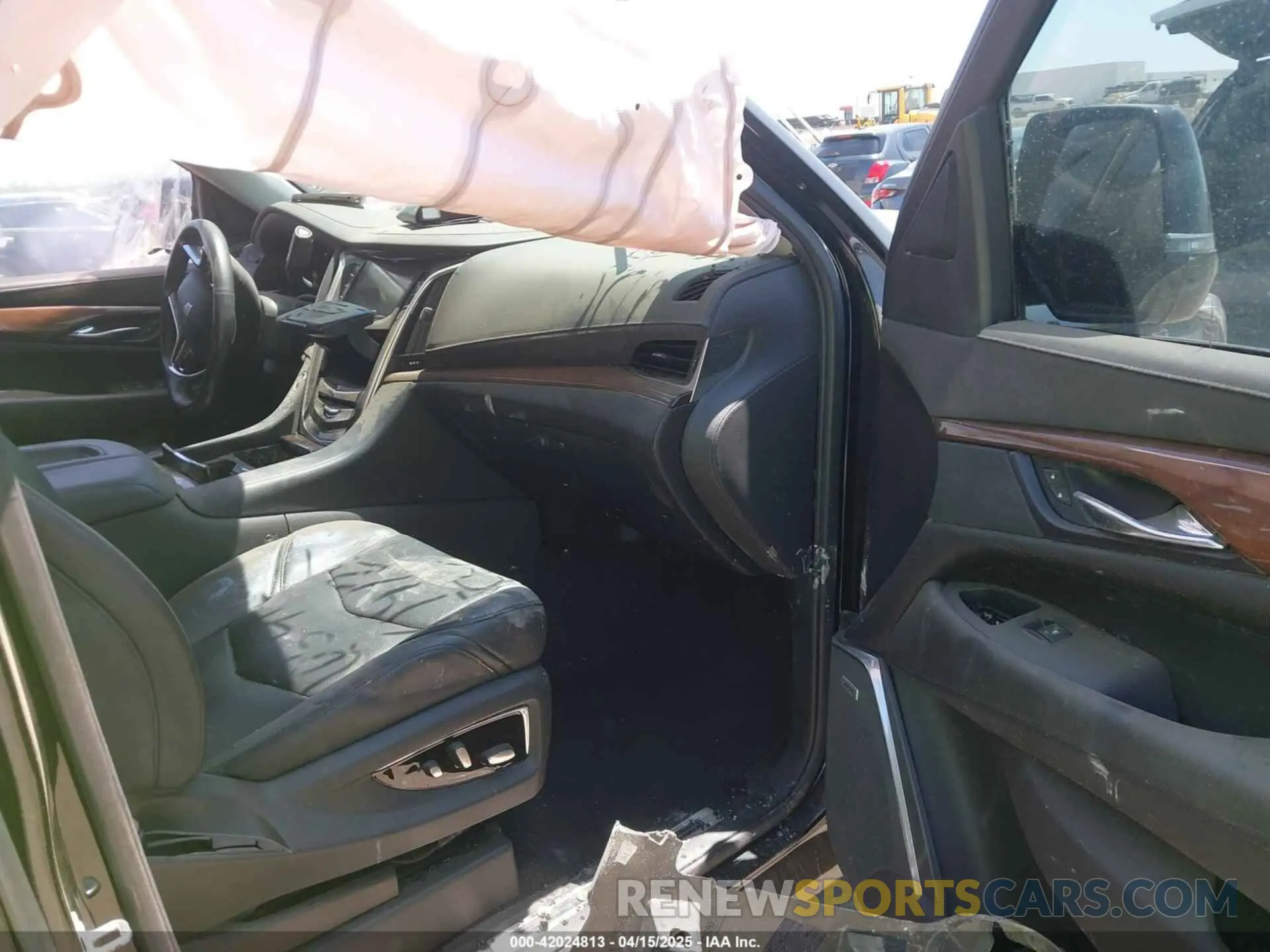 5 fotografías del automóvil dañado 1GYS3BKJ0LR223148 CADILLAC ESCALADE 2020