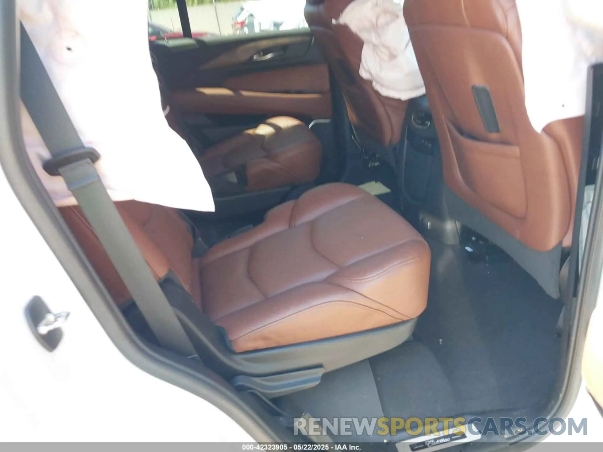 8 fotografías del automóvil dañado 1GYS3BKJ1LR131062 CADILLAC ESCALADE 2020