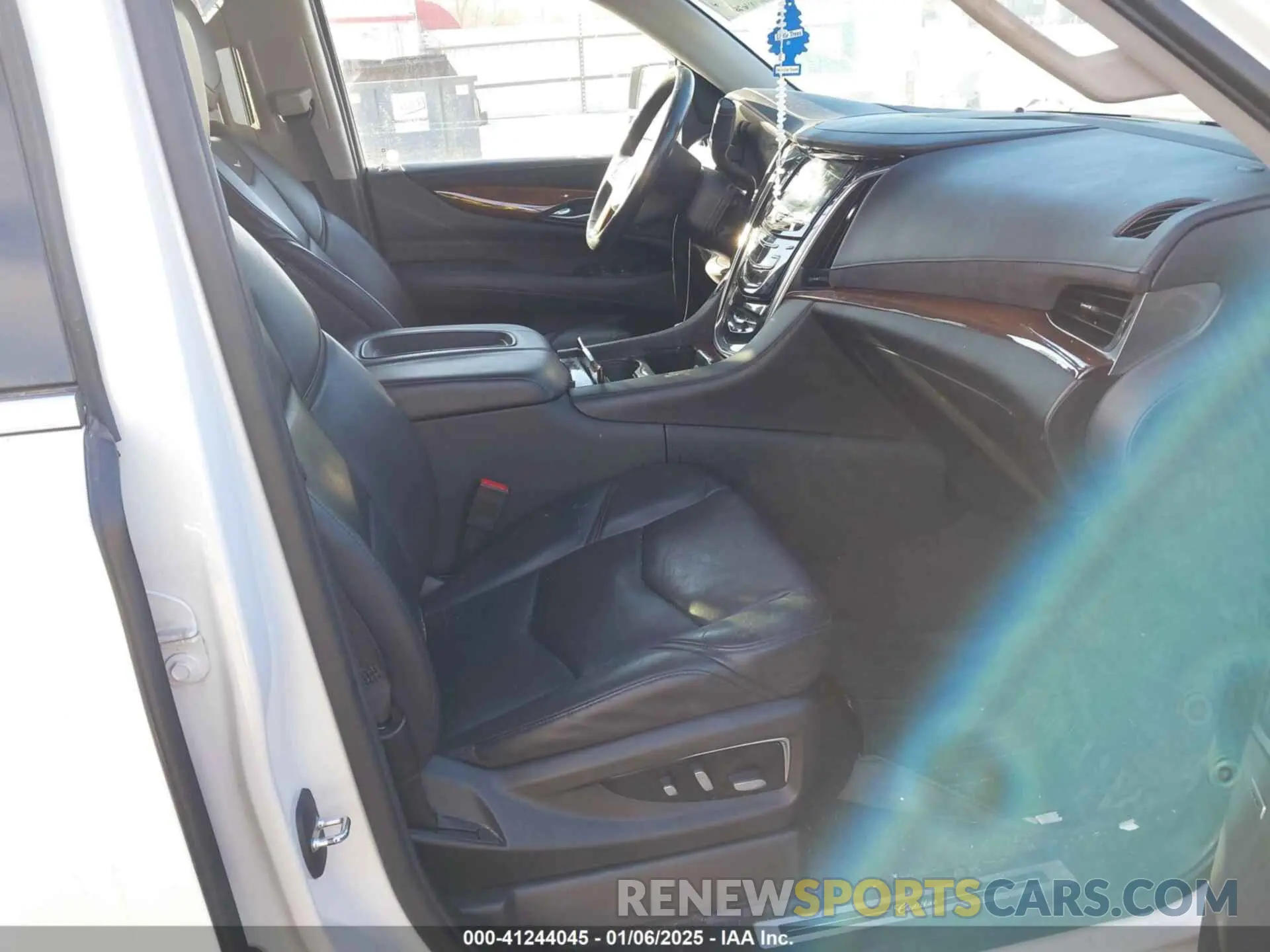 5 fotografías del automóvil dañado 1GYS4BKJ1LR249061 CADILLAC ESCALADE 2020