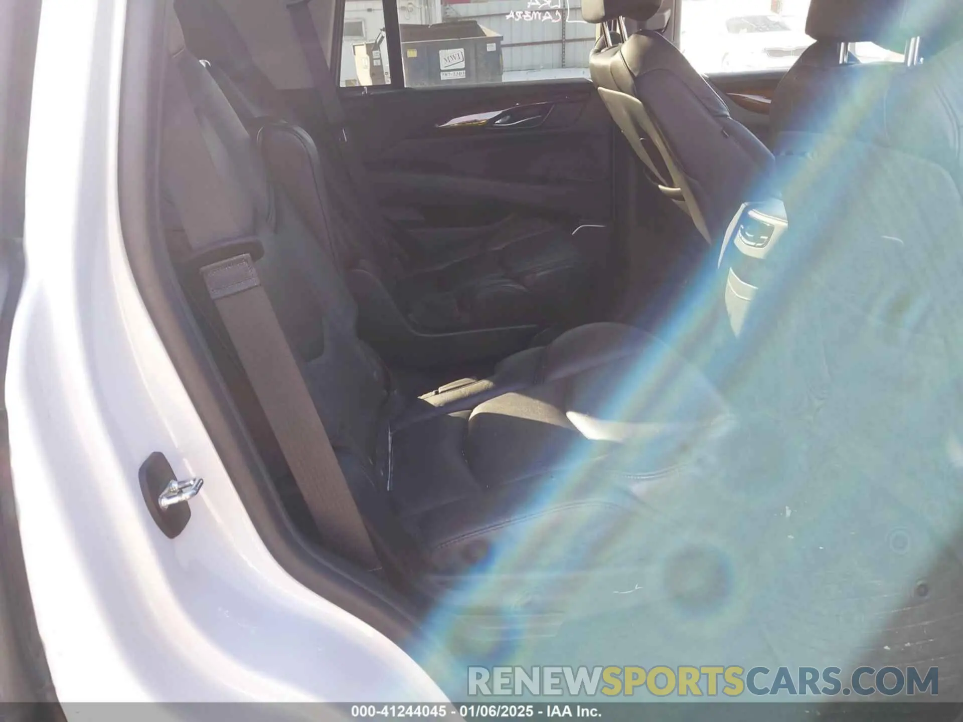 8 fotografías del automóvil dañado 1GYS4BKJ1LR249061 CADILLAC ESCALADE 2020