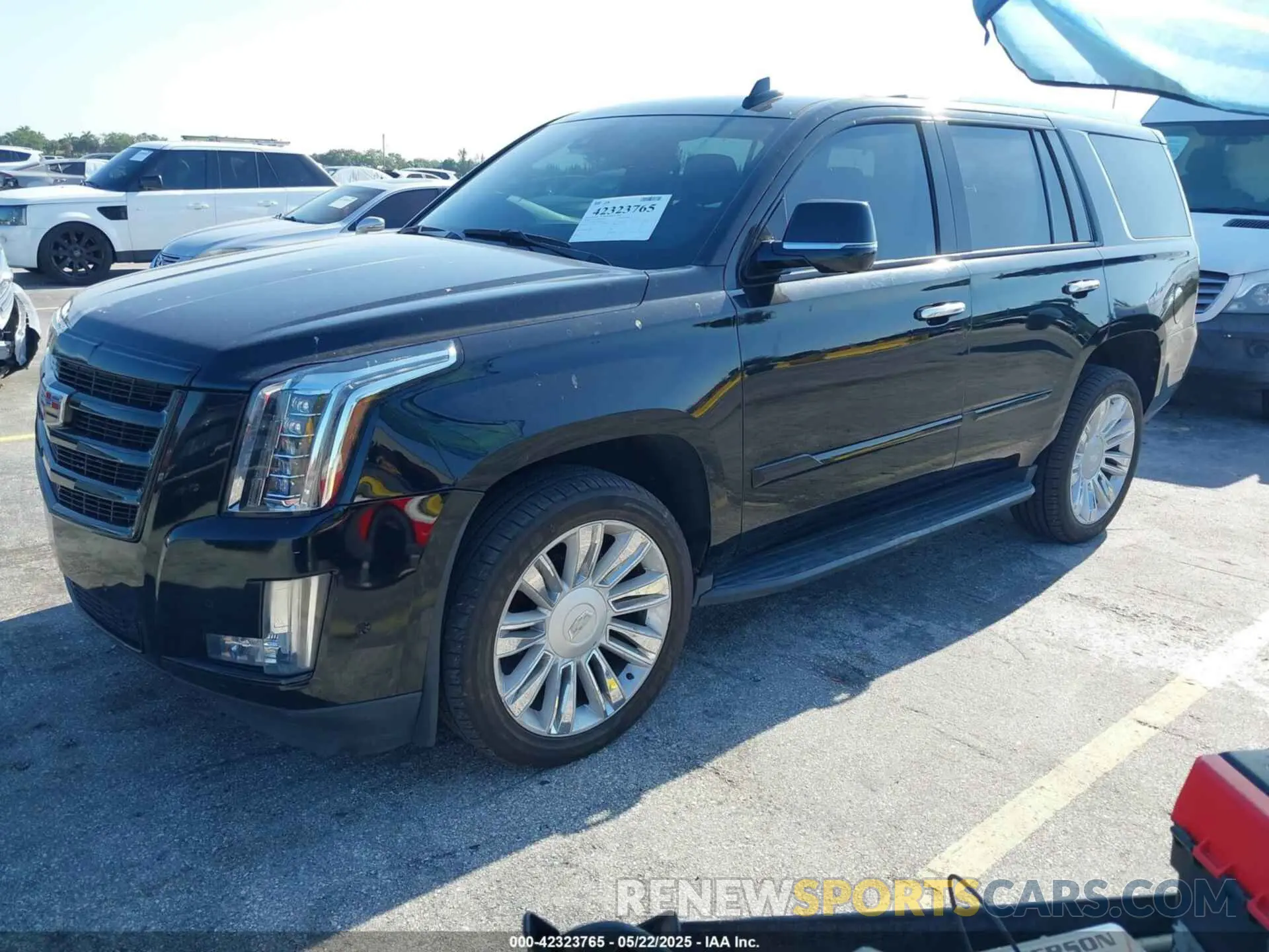 2 fotografías del automóvil dañado 1GYS4BKJ9LR287363 CADILLAC ESCALADE 2020