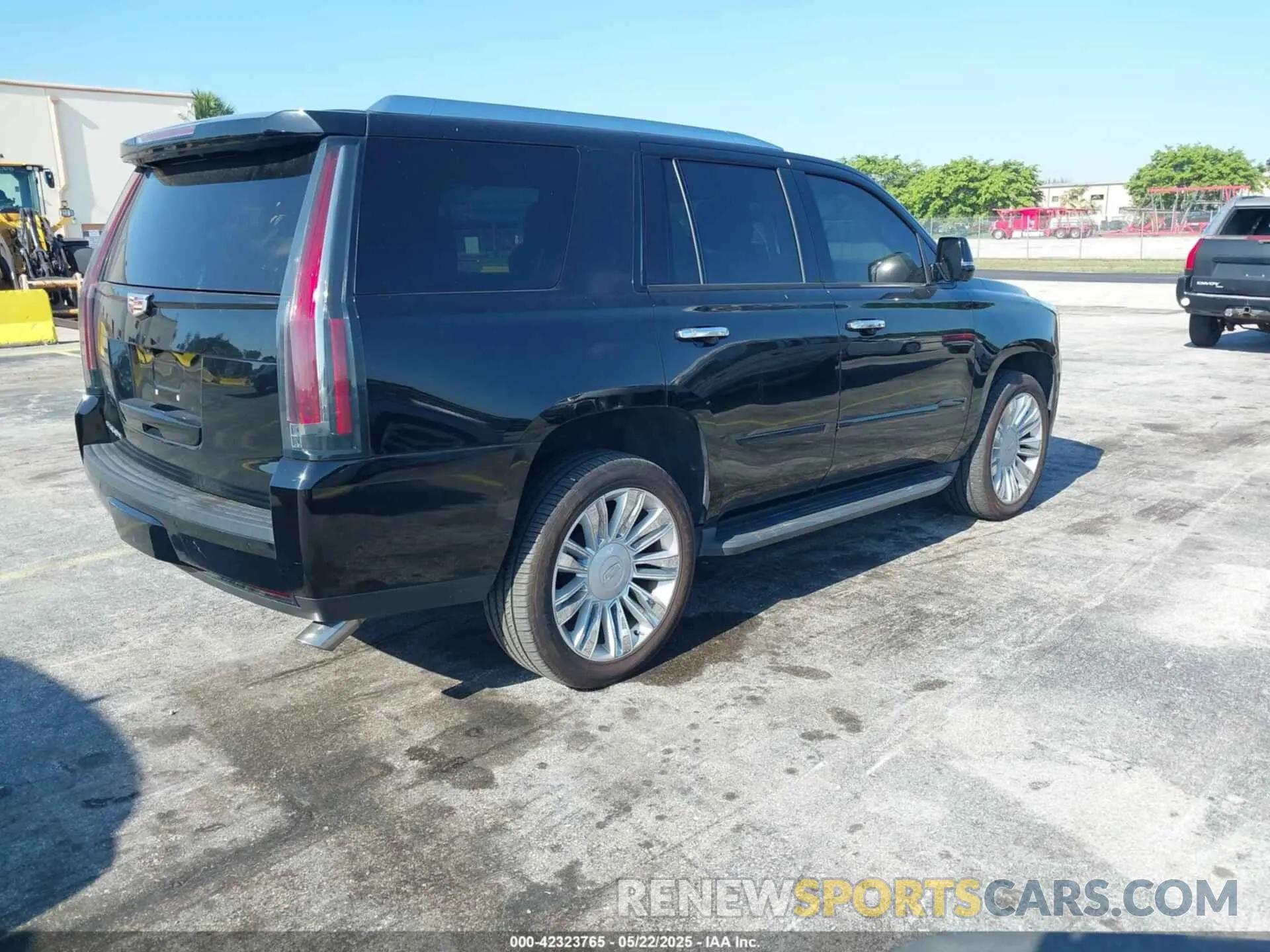 4 fotografías del automóvil dañado 1GYS4BKJ9LR287363 CADILLAC ESCALADE 2020