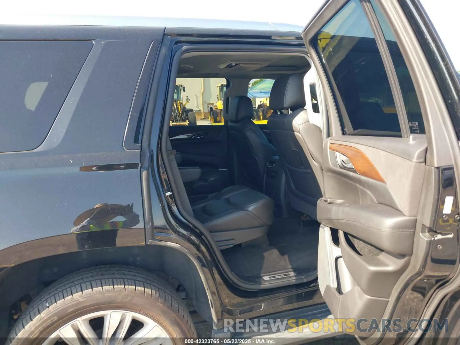 8 fotografías del automóvil dañado 1GYS4BKJ9LR287363 CADILLAC ESCALADE 2020