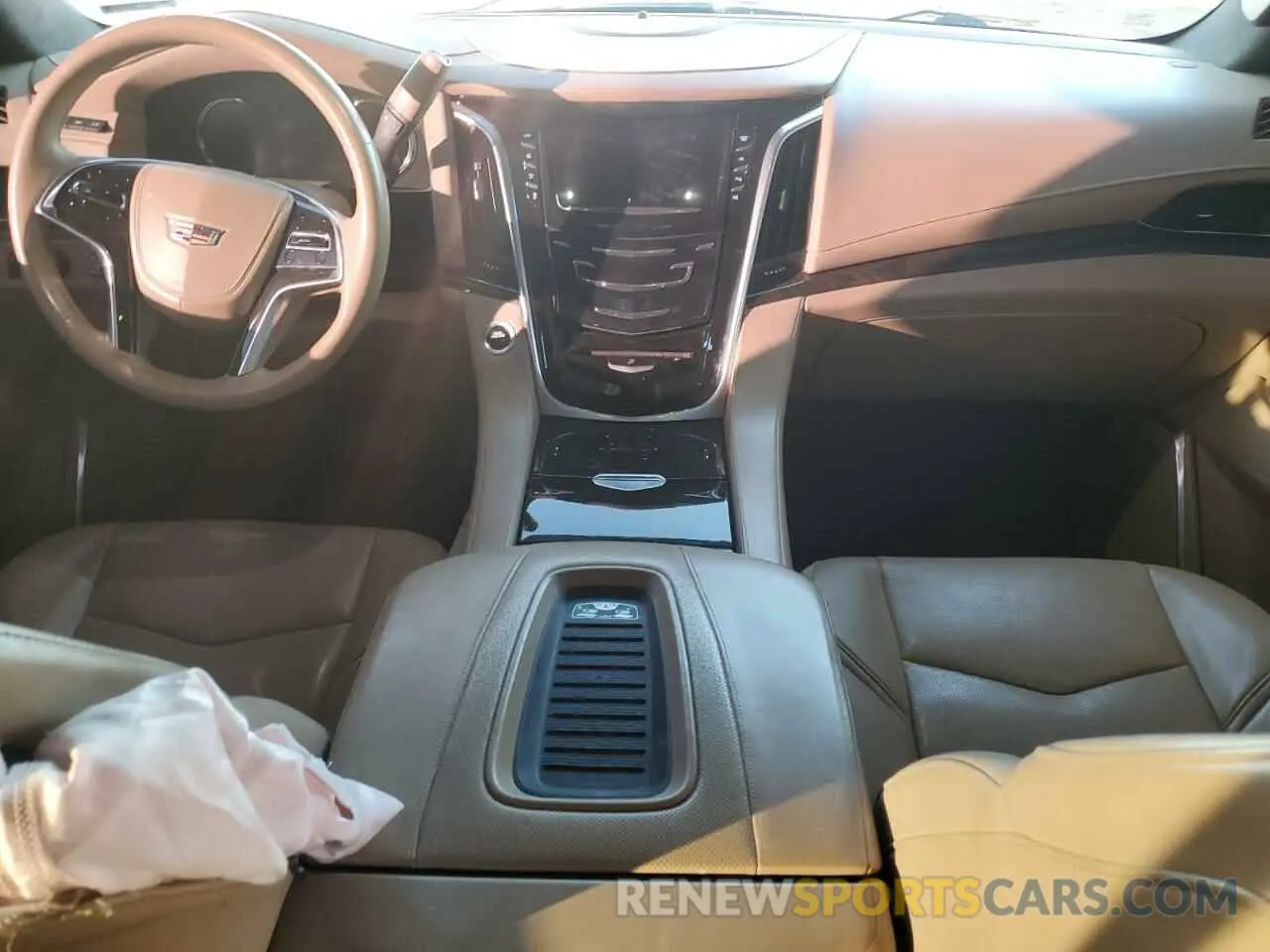 8 fotografías del automóvil dañado 1GYS4DKJ4LR175789 CADILLAC ESCALADE 2020