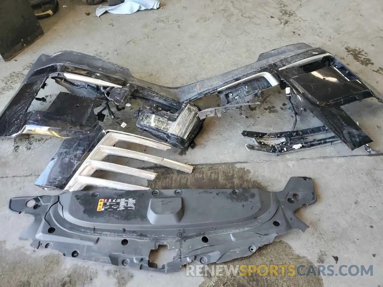 13 fotografías del automóvil dañado 1GYS4KKJ4LR148564 CADILLAC ESCALADE 2020