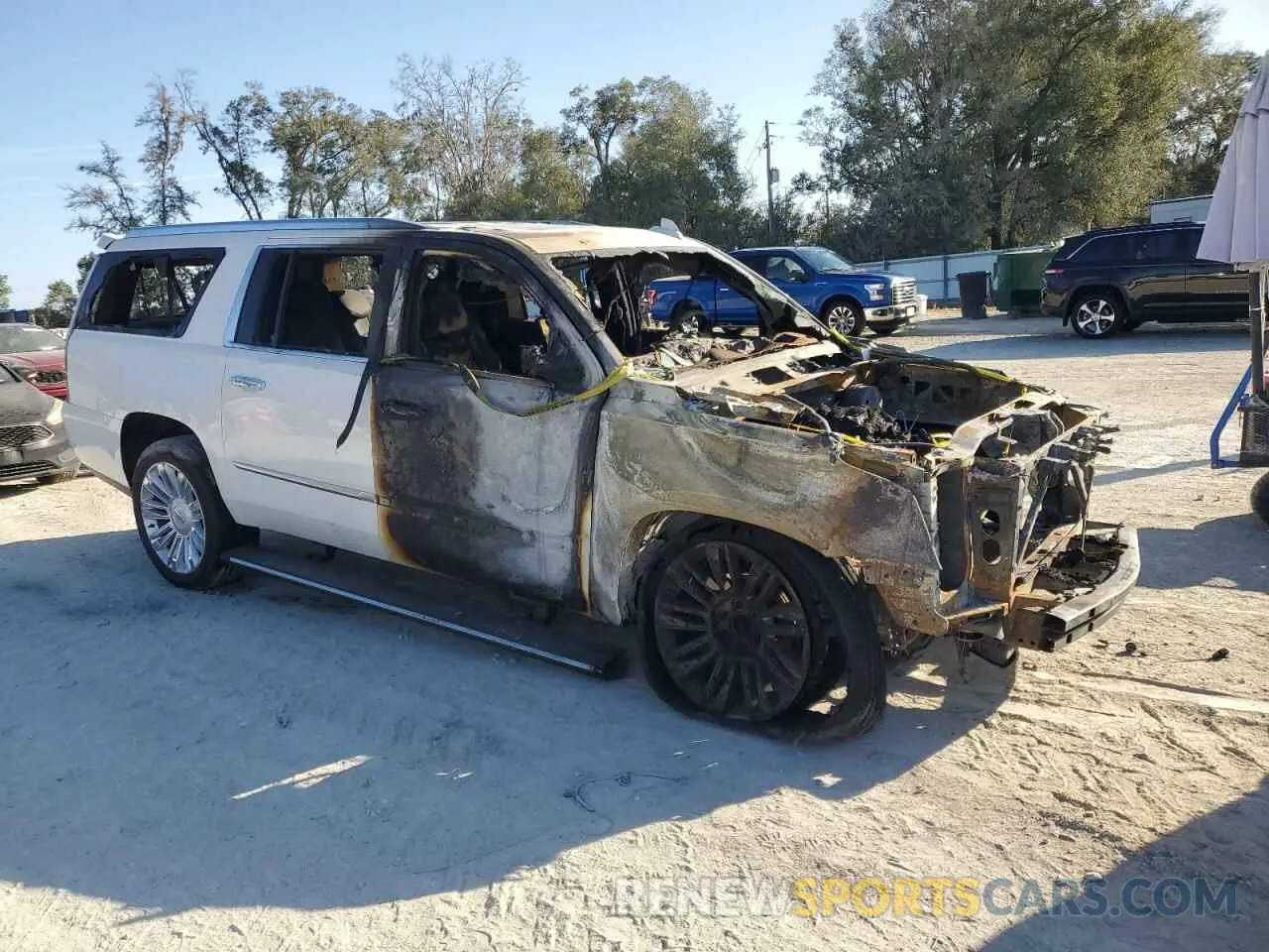 4 fotografías del automóvil dañado 1GYS4KKJ6LR180920 CADILLAC ESCALADE 2020