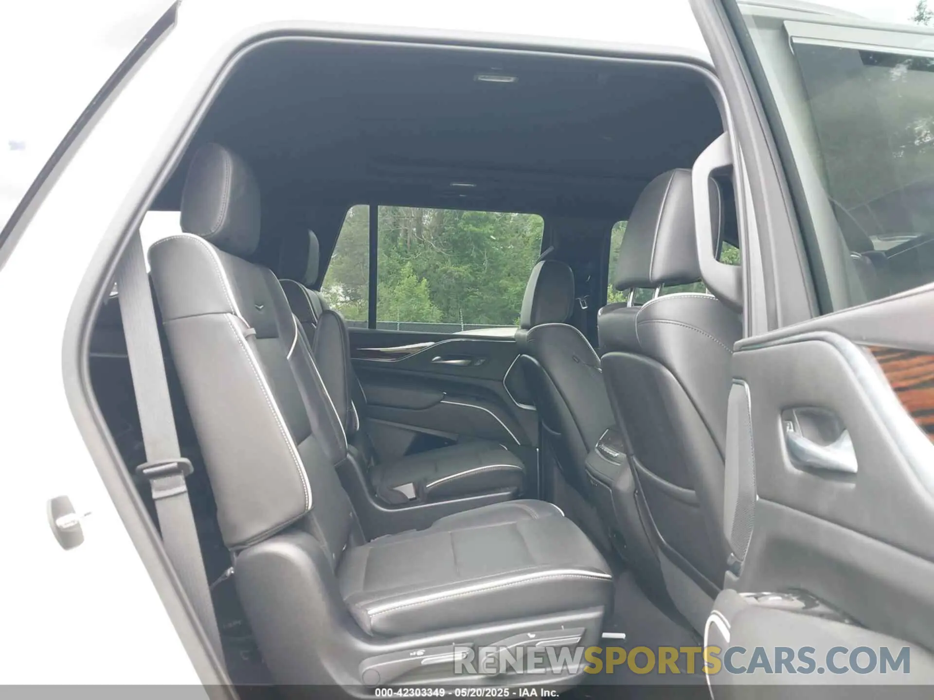 8 fotografías del automóvil dañado 1GYS3BKL6MR345239 CADILLAC ESCALADE 2021