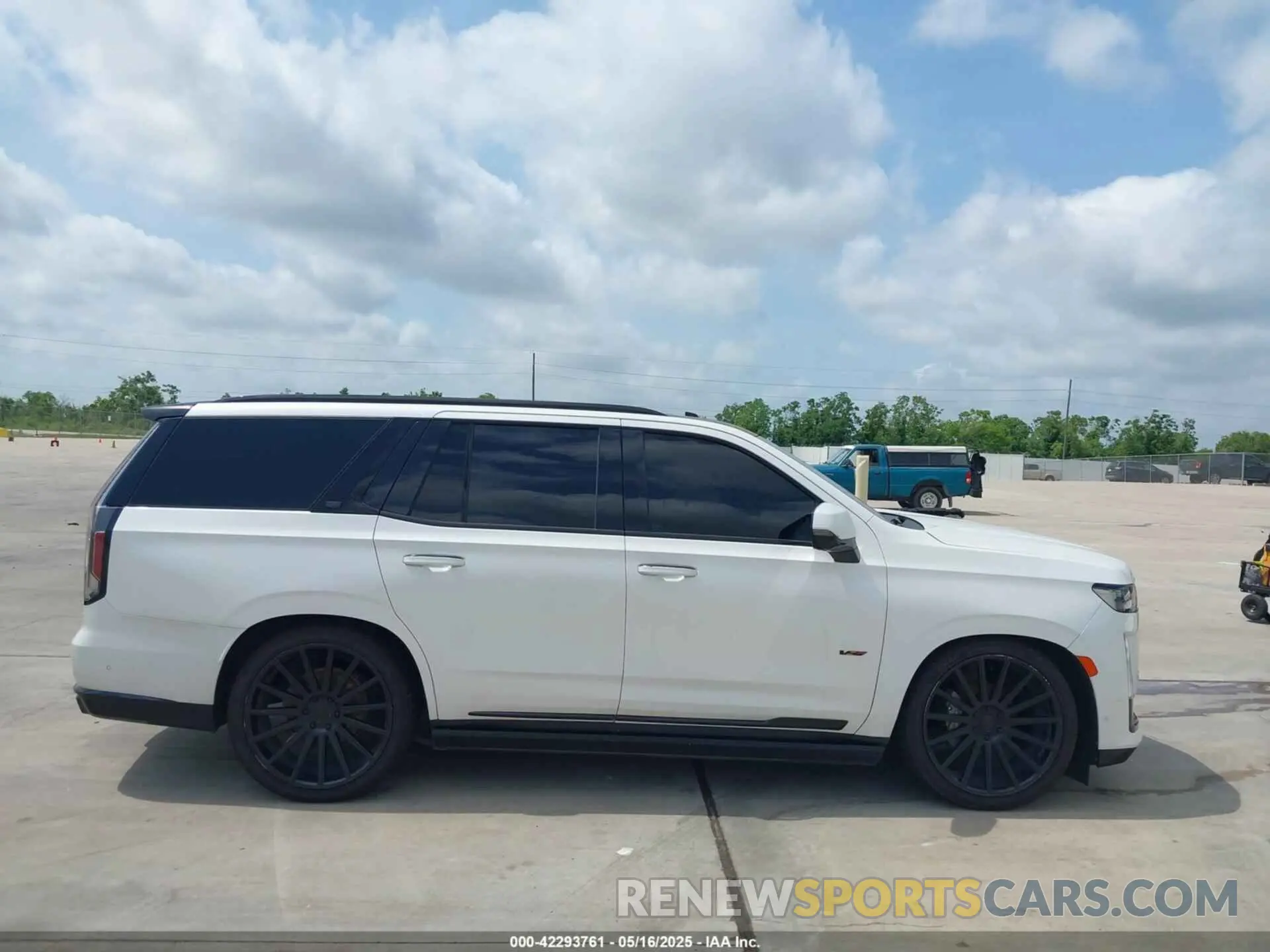13 fotografías del automóvil dañado 1GYS3FKLXMR339659 CADILLAC ESCALADE 2021