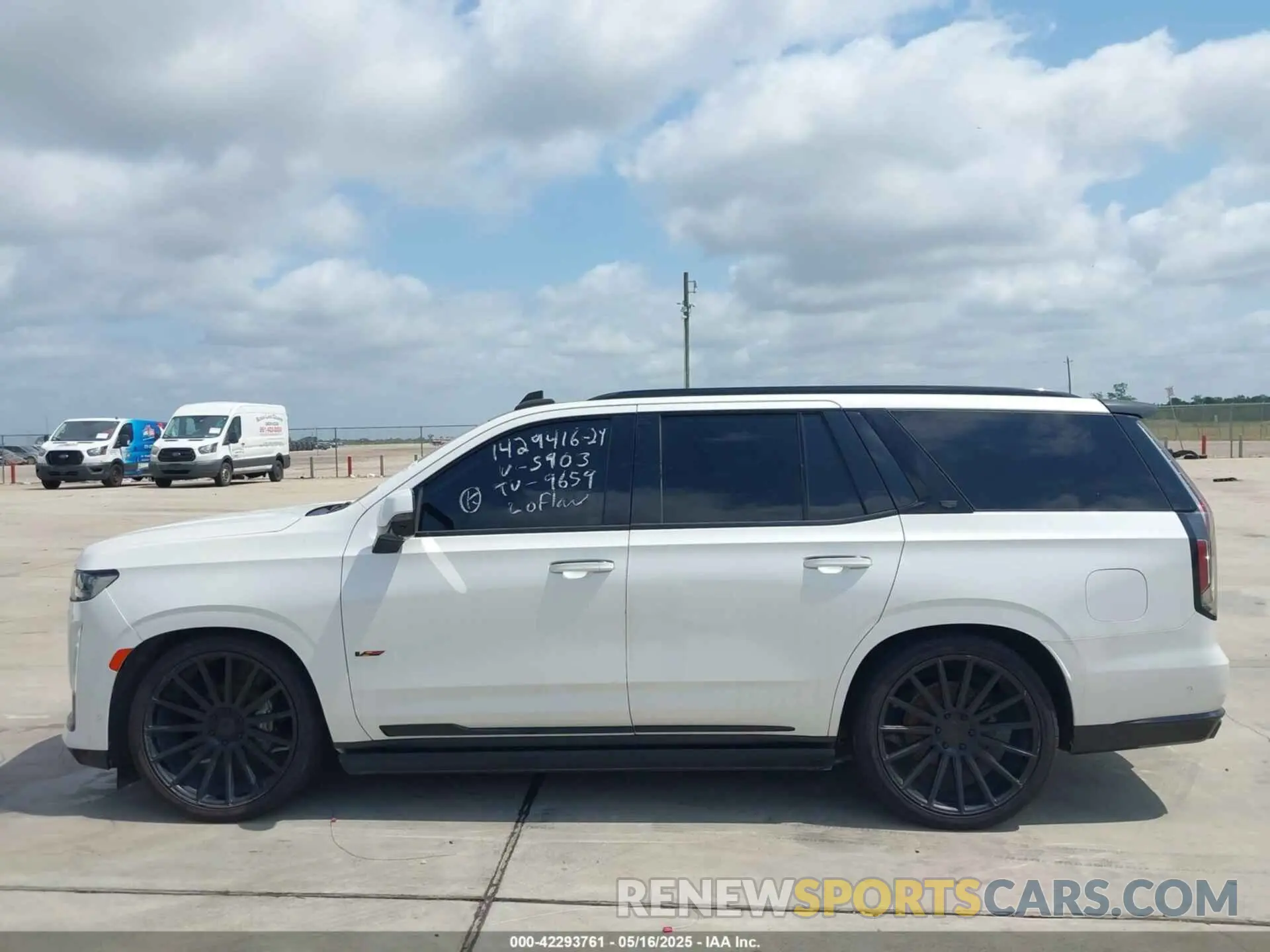 14 fotografías del automóvil dañado 1GYS3FKLXMR339659 CADILLAC ESCALADE 2021