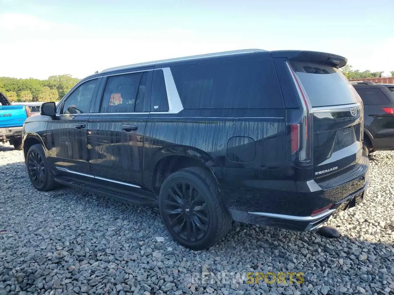 2 fotografías del automóvil dañado 1GYS3JKL6MR199421 CADILLAC ESCALADE 2021