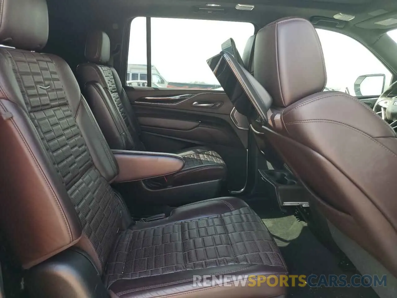 11 fotografías del automóvil dañado 1GYS3RKL3MR279550 CADILLAC ESCALADE 2021