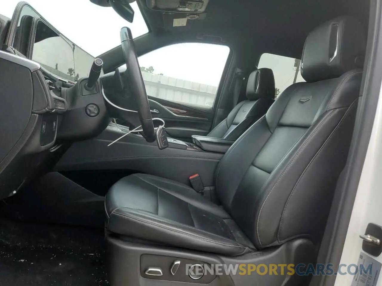 7 fotografías del automóvil dañado 1GYS4AKL3MR232470 CADILLAC ESCALADE 2021