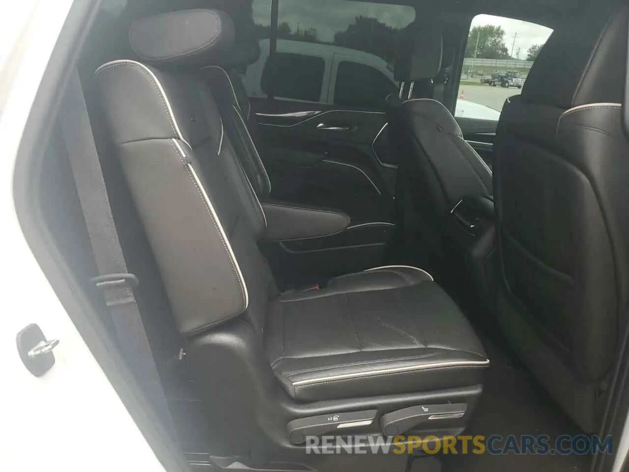11 fotografías del automóvil dañado 1GYS4EKL3MR445409 CADILLAC ESCALADE 2021
