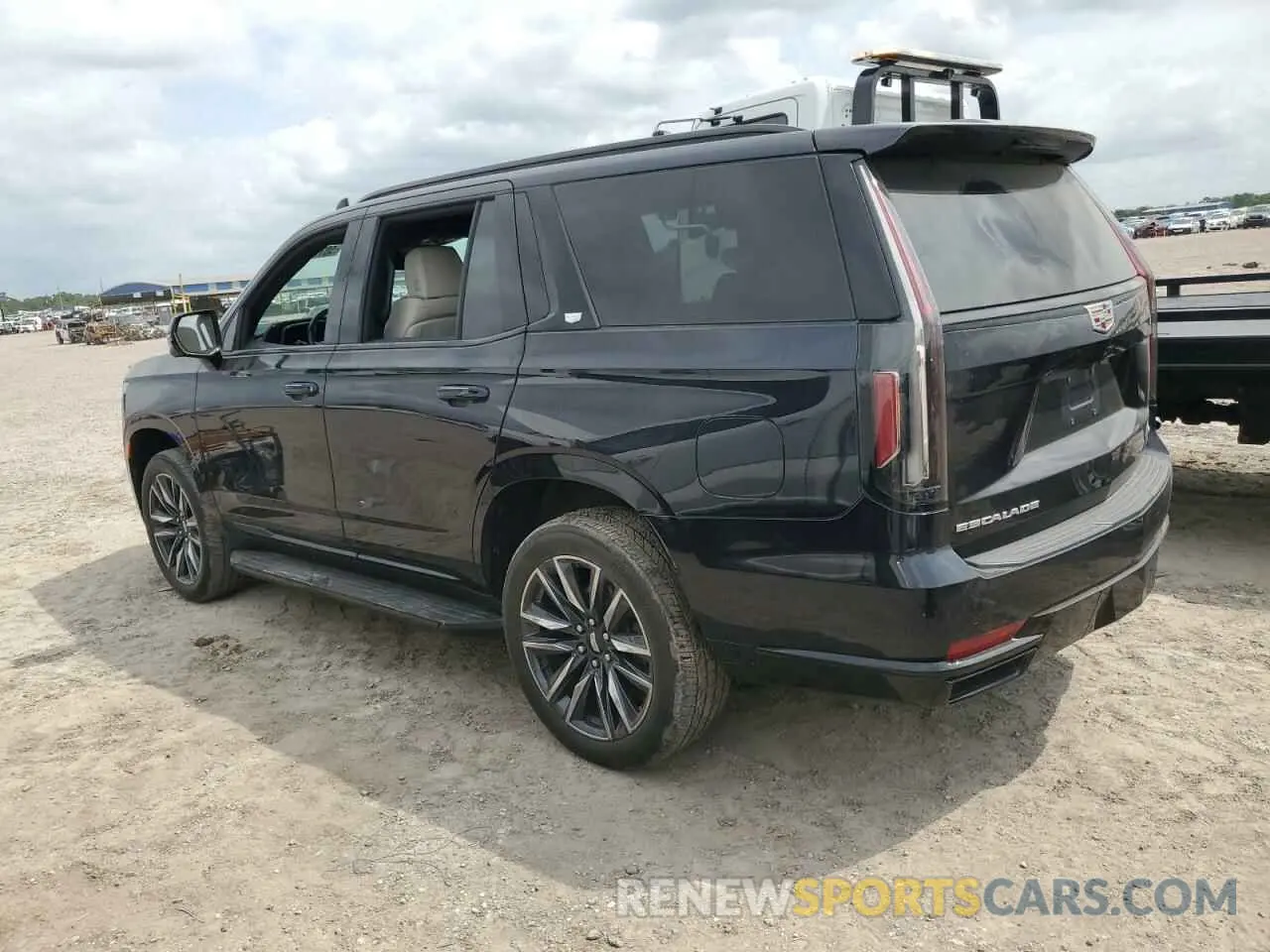 2 fotografías del automóvil dañado 1GYS4EKL5MR308102 CADILLAC ESCALADE 2021