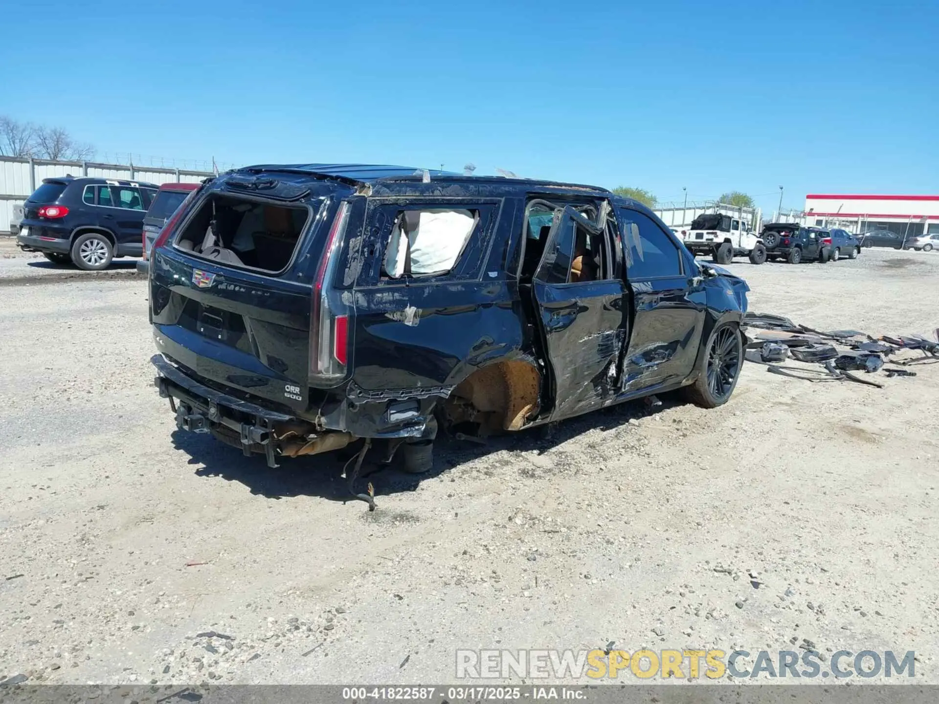 4 fotografías del automóvil dañado 1GYS4FKL0MR236098 CADILLAC ESCALADE 2021
