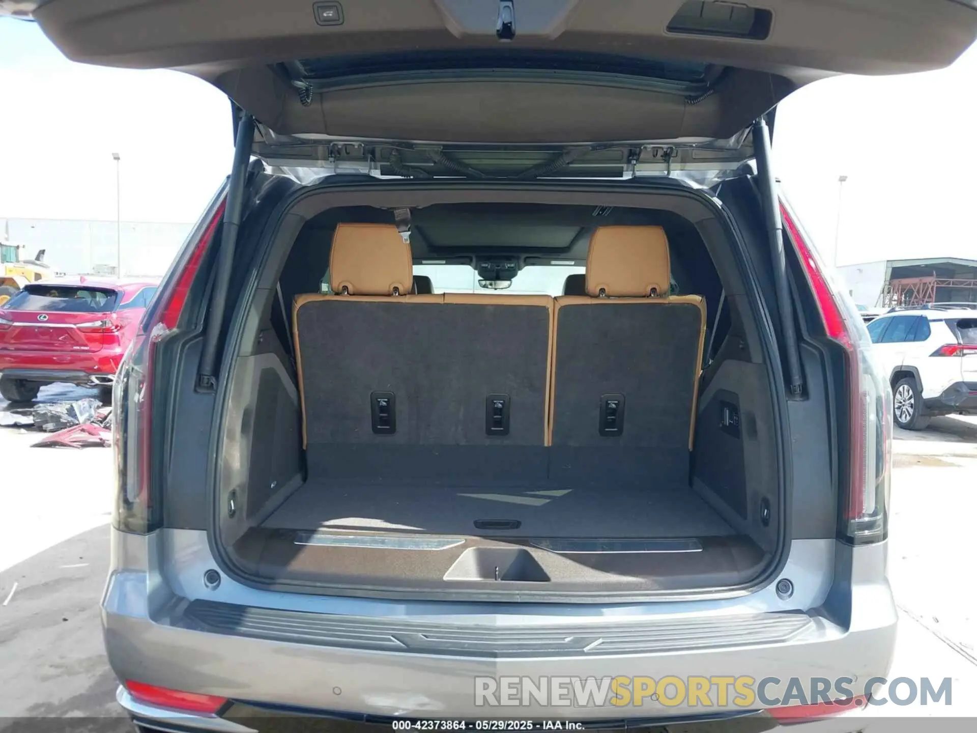 19 fotografías del automóvil dañado 1GYS3BKL9NR265600 CADILLAC ESCALADE 2022